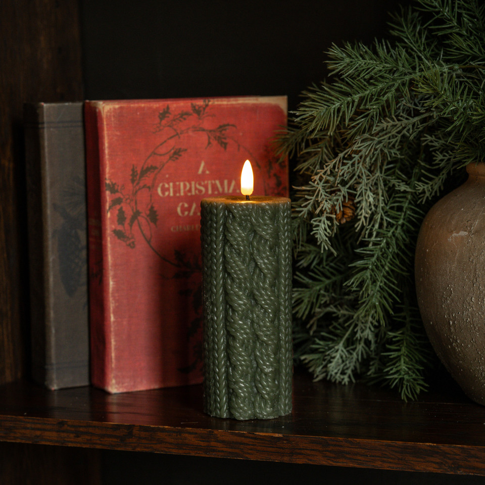 6" DARK GREEN SWEATER 3D FLAME CANDLE