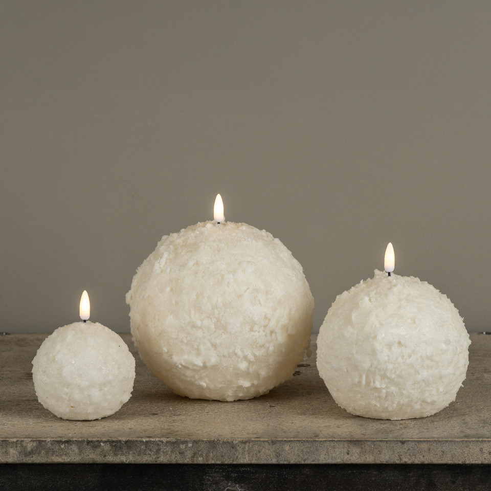 3" CREAM SHIMMER 3D FLAME SNOWBALL CANDLE