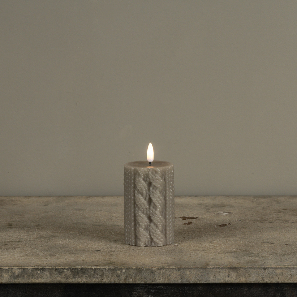 4" TAUPE SWEATER 3D FLAME CANDLE