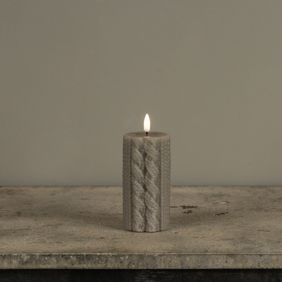 5" TAUPE SWEATER 3D FLAME CANDLE