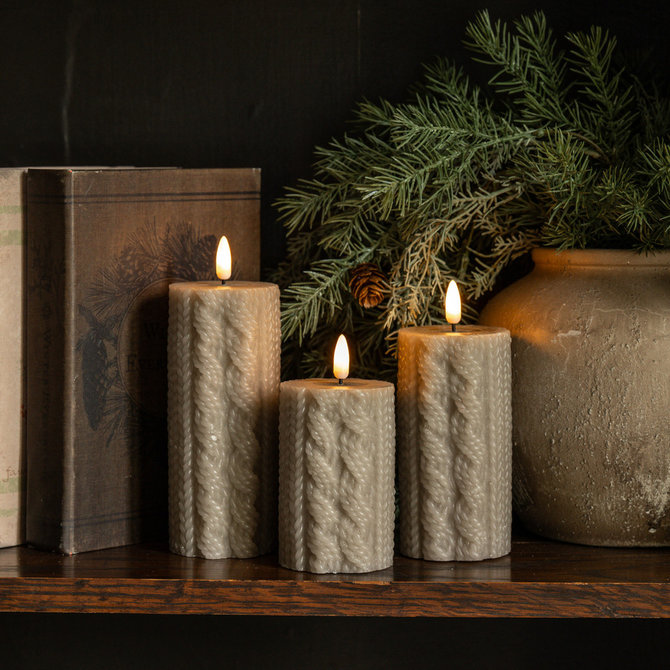 6" TAUPE SWEATER 3D FLAME CANDLE