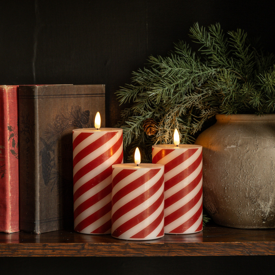 5" CANDY CANE 3D FLAME PILLAR CANDLE
