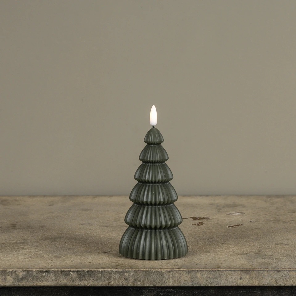 6" NOBLE DARK GREEN TREE 3D FLAME CANDLE