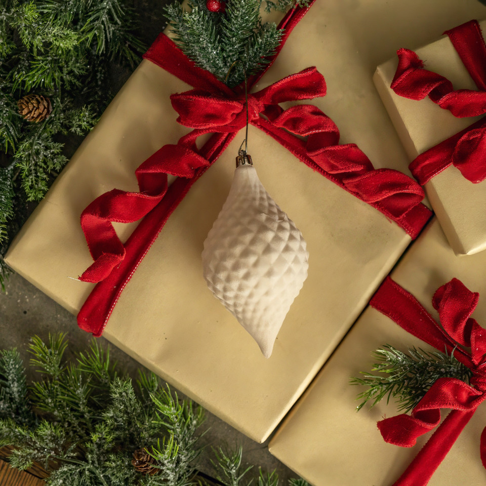 6" CREAM FLOCKED FINIAL ORNAMENT