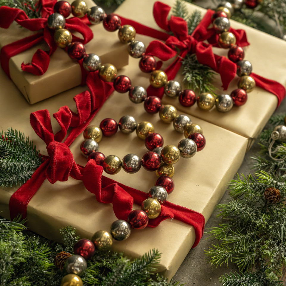 6' GOLD, RED & SILVER BALL GARLAND