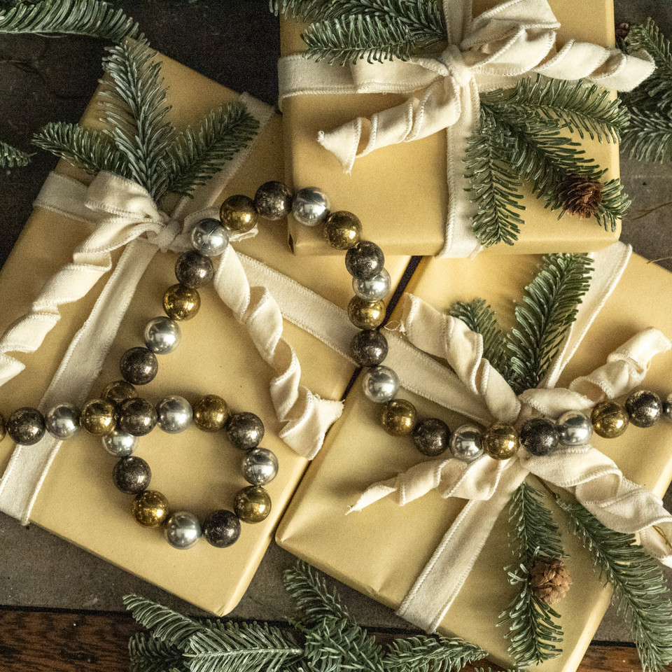6' GOLD & SILVER BALL GARLAND