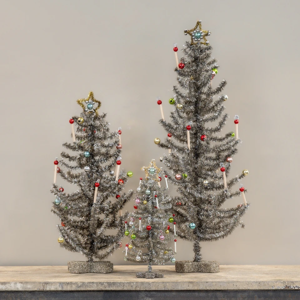 25" SILVER FESTIVE TREE