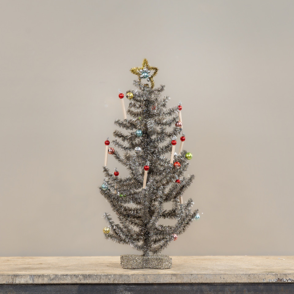18" SILVER FESTIVE TREE