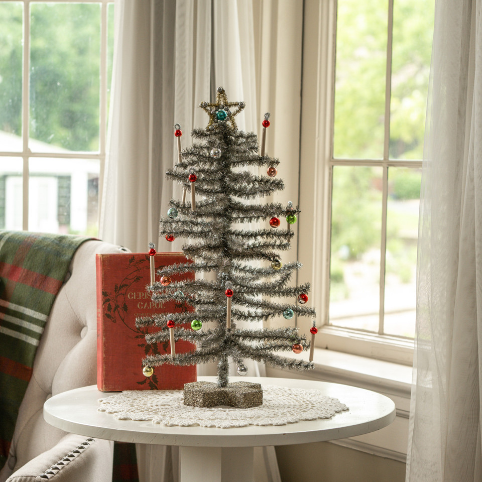 18" SILVER FESTIVE TREE