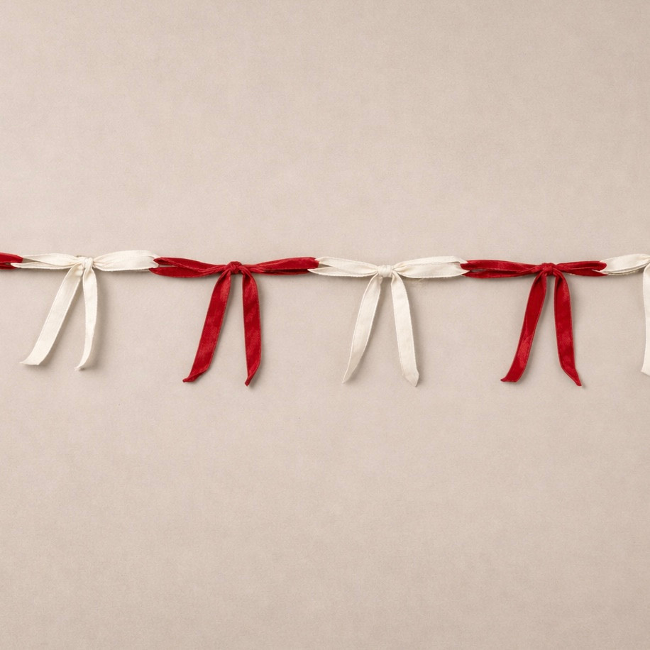 9' RED & WHITE BOW GARLAND