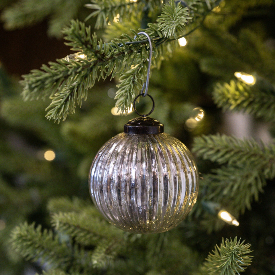 3" RIBBED SILVER KUGEL ORNAMENT