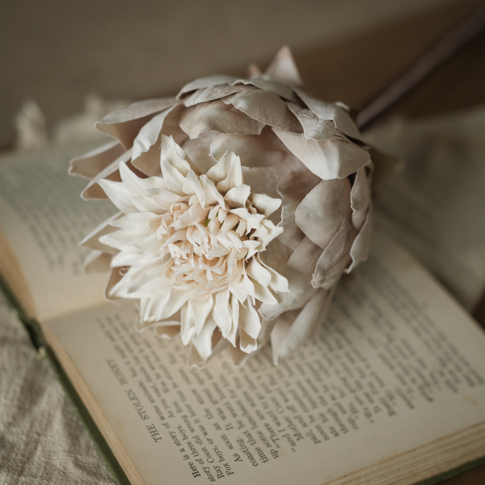 22" BEIGE LARGE ARTICHOKE SPRAY