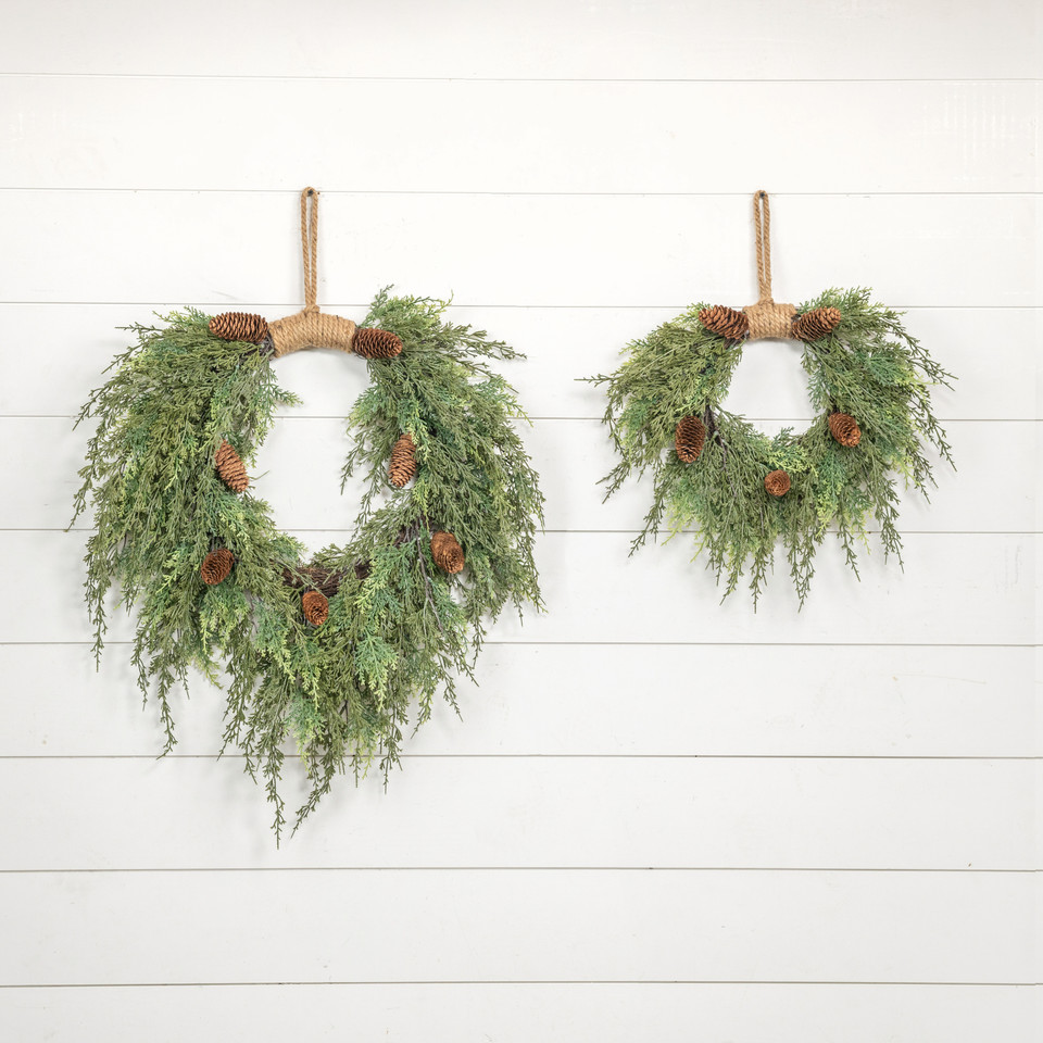 16" CEDAR HANGING WREATH W/CONES