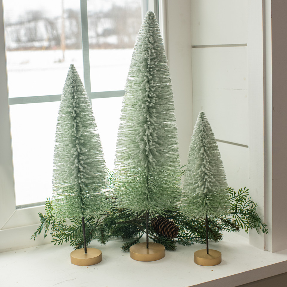 20" GREEN OMBRE FLOCKED LONG STEM BOTTLEBRUSH TREE