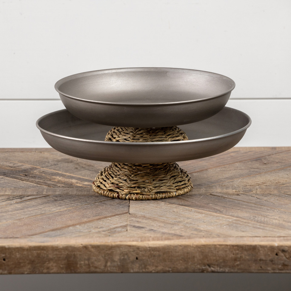 10" METAL AND GRASS PEDESTAL STAND