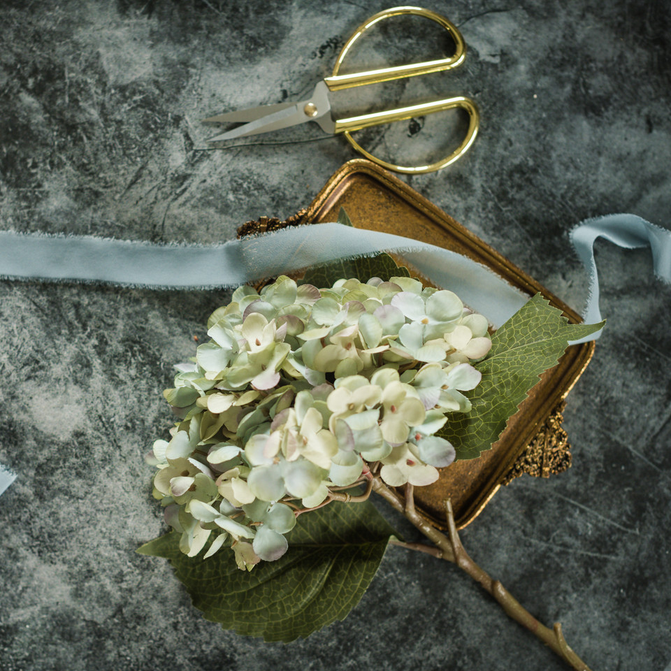 21" LIGHT BLUE HYDRANGEA STEM