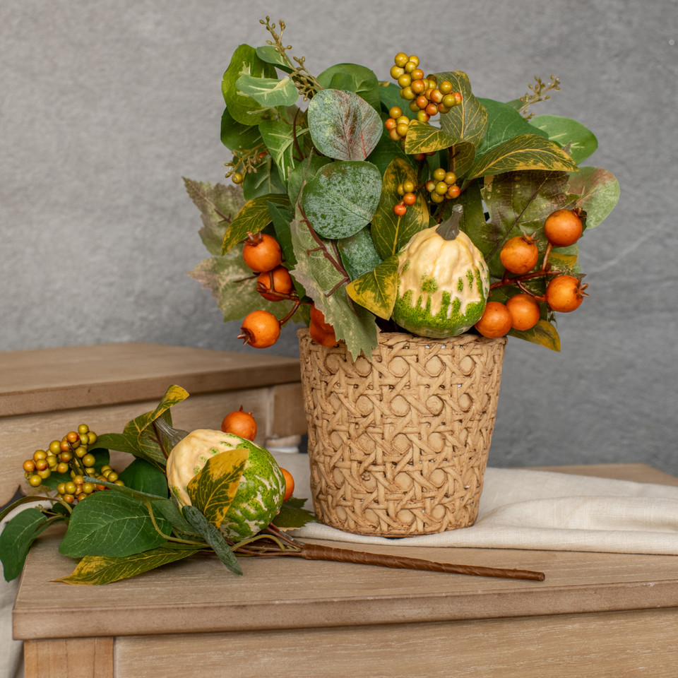 16" MIXED FOLIAGE PICK W/ PUMPKIN & BERRIES