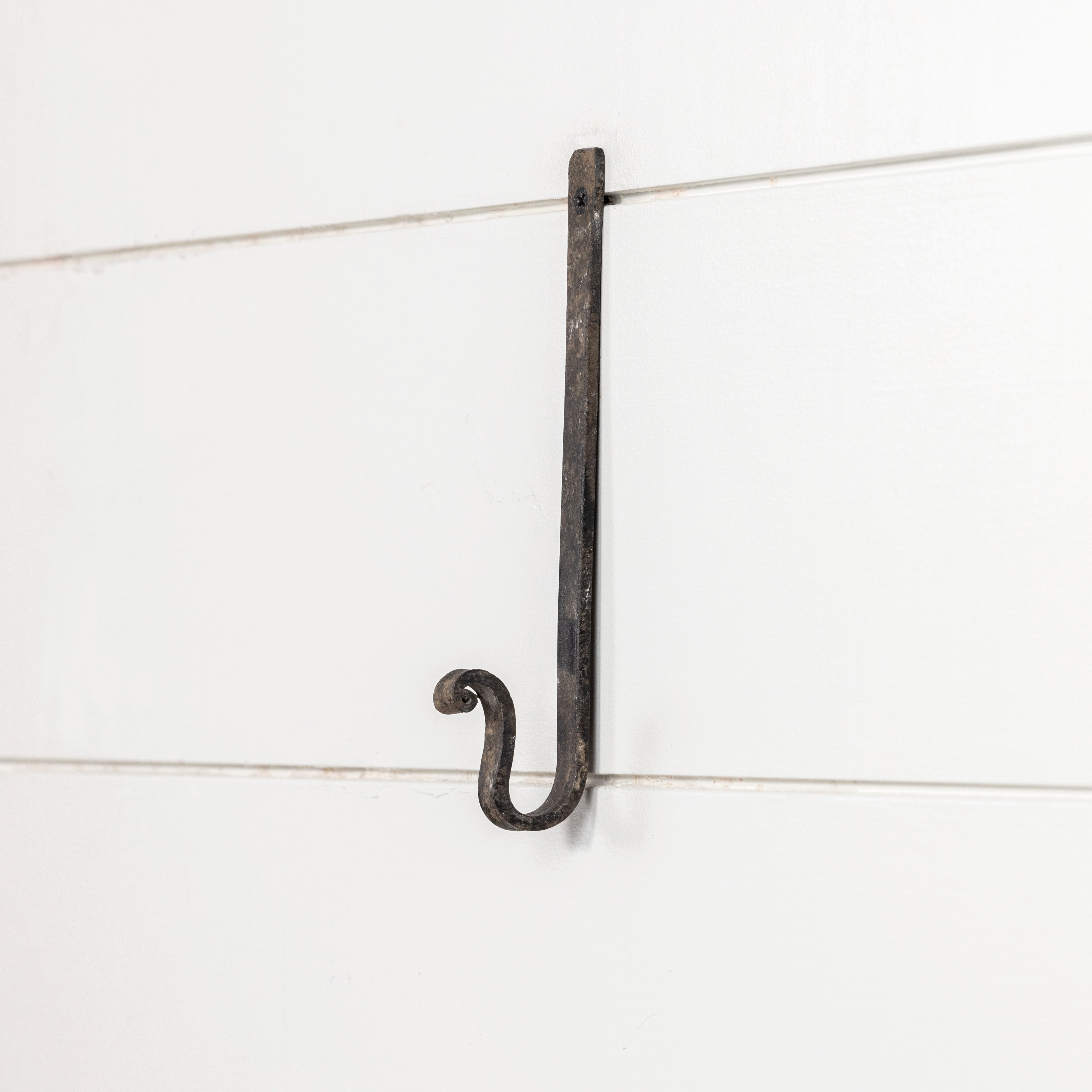 8" BLACK FORTIFIED HOOK