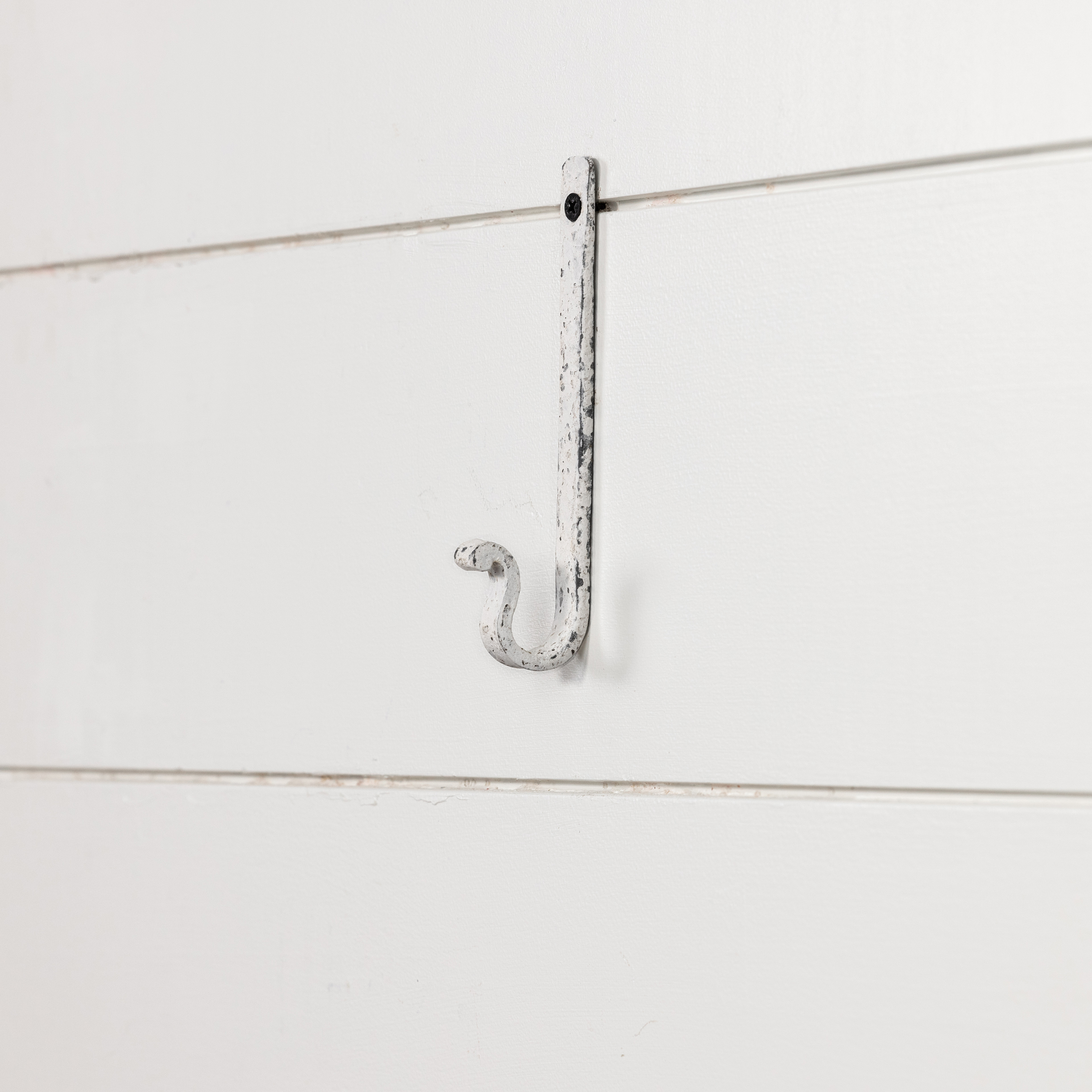 6" WHITE FORTIFIED HOOK