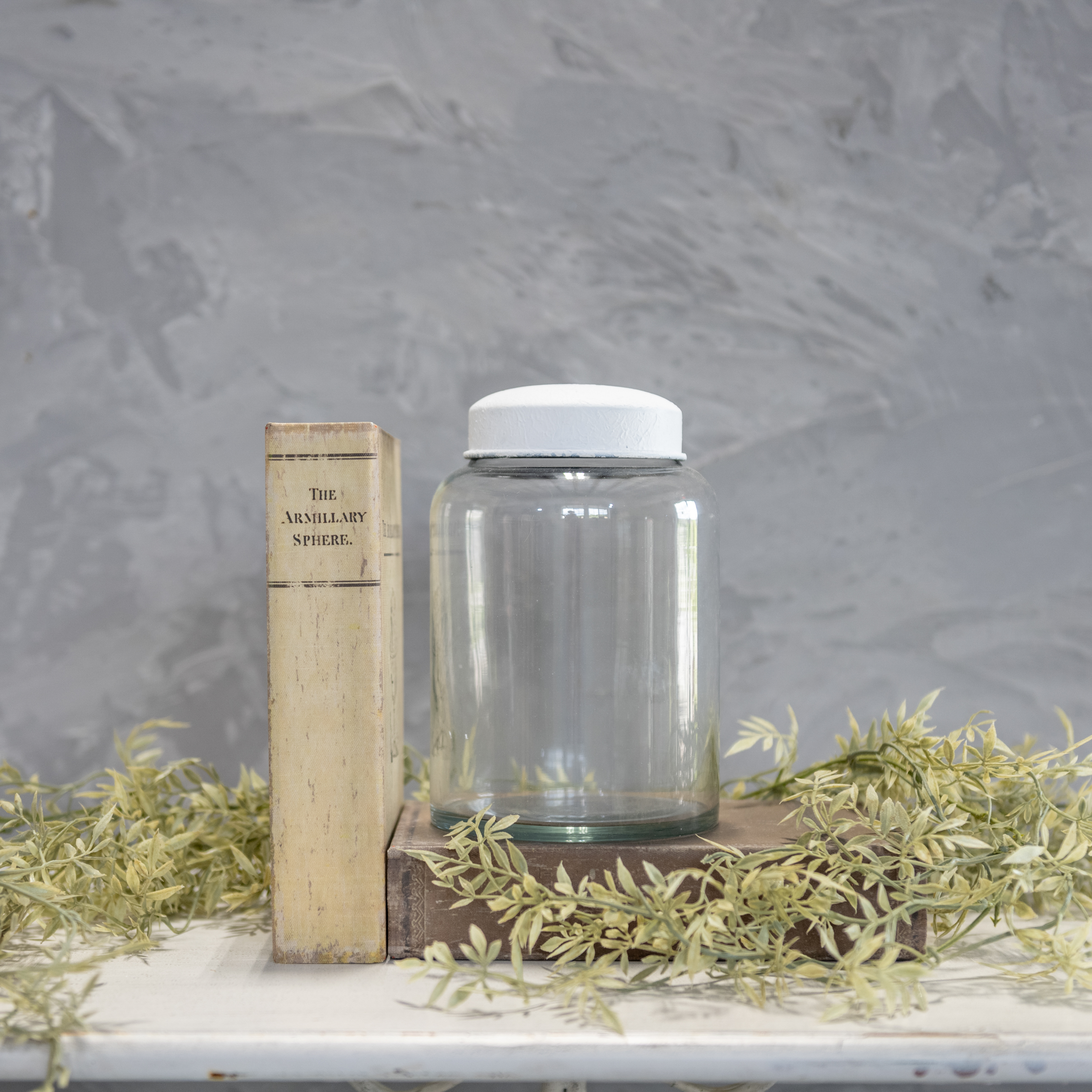 7.5" CLEAR GLASS JAR W/ WHITE LID