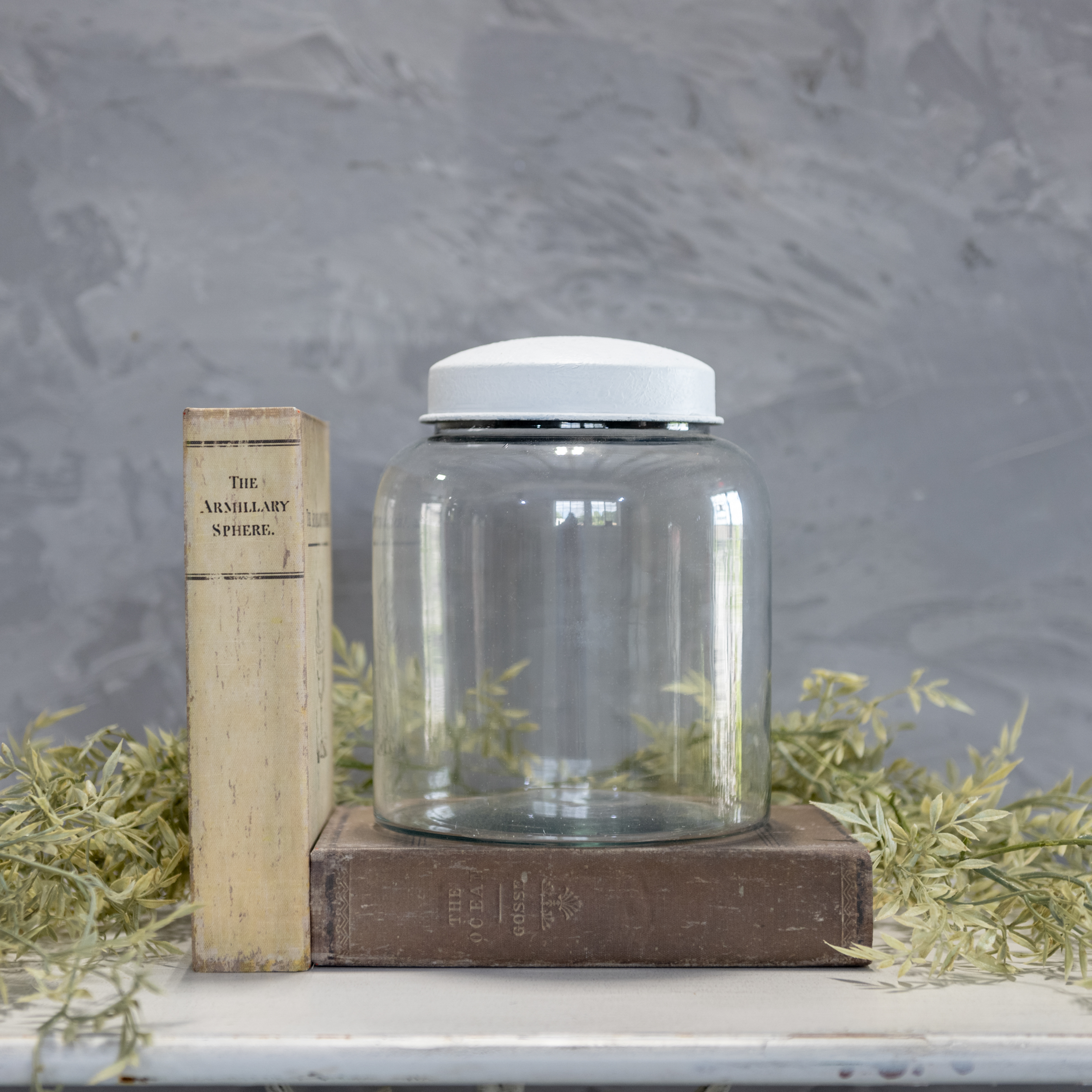 8" CLEAR GLASS JAR W/ WHITE LID