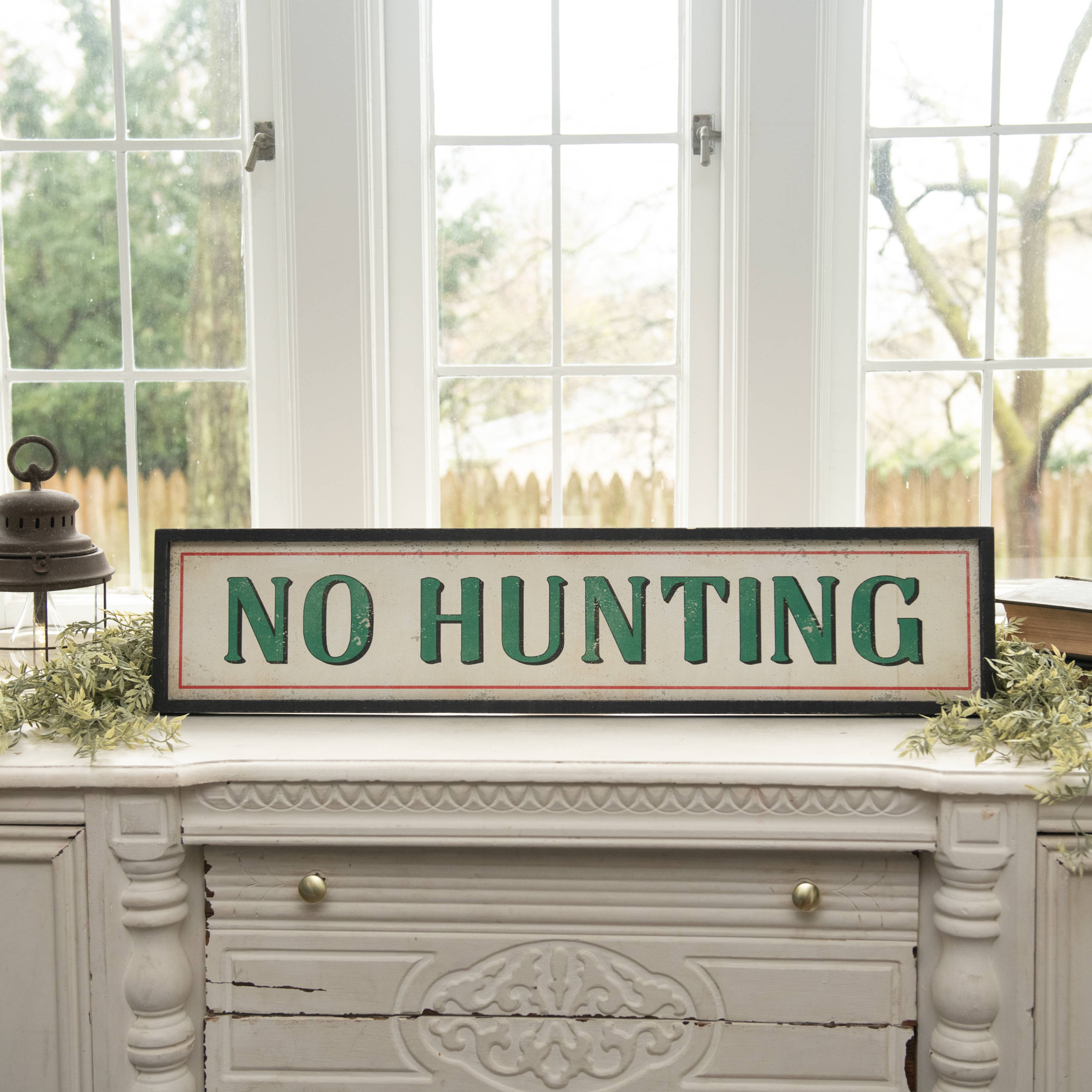 NO HUNTING SIGN