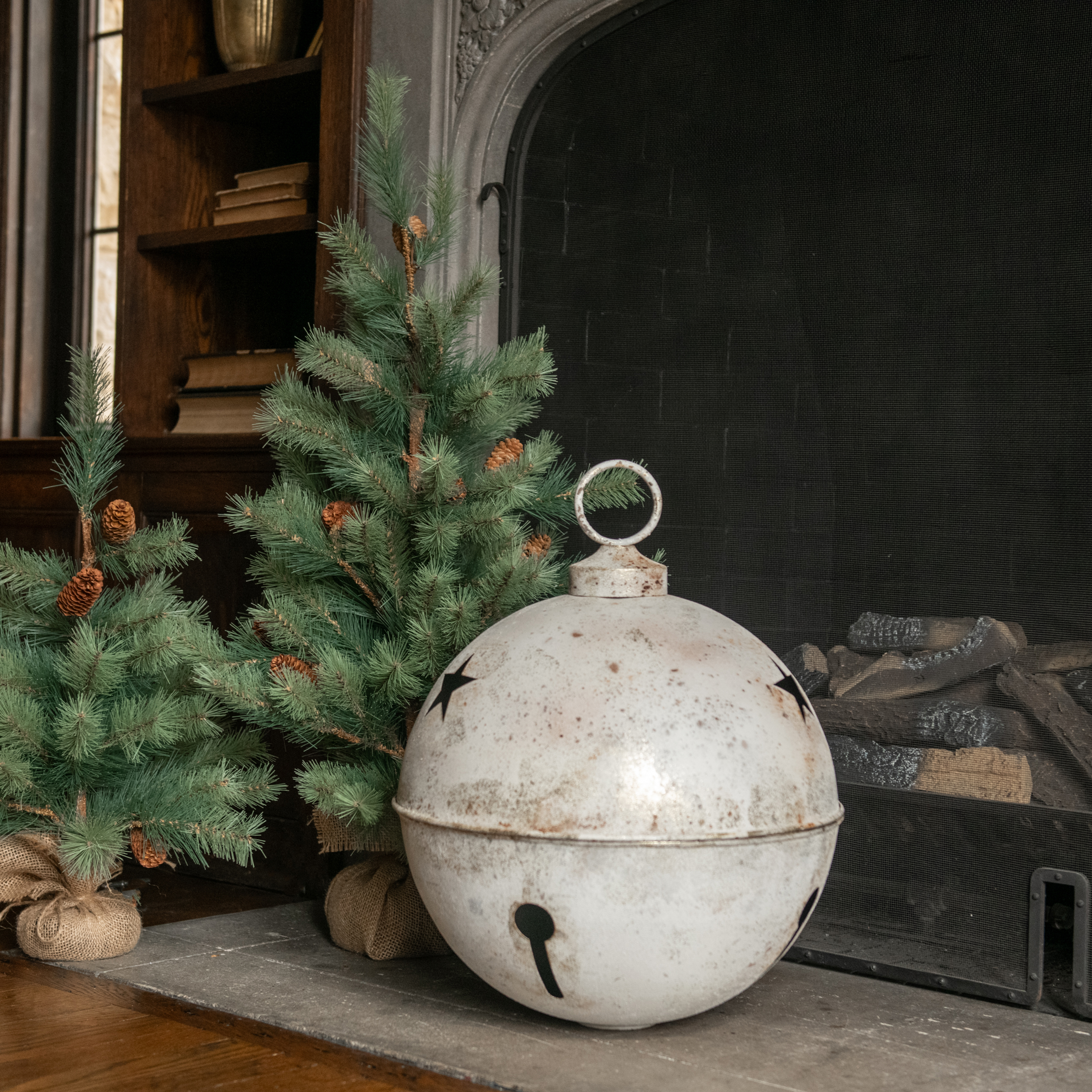 16" WHITE STAR SLEIGH BELL