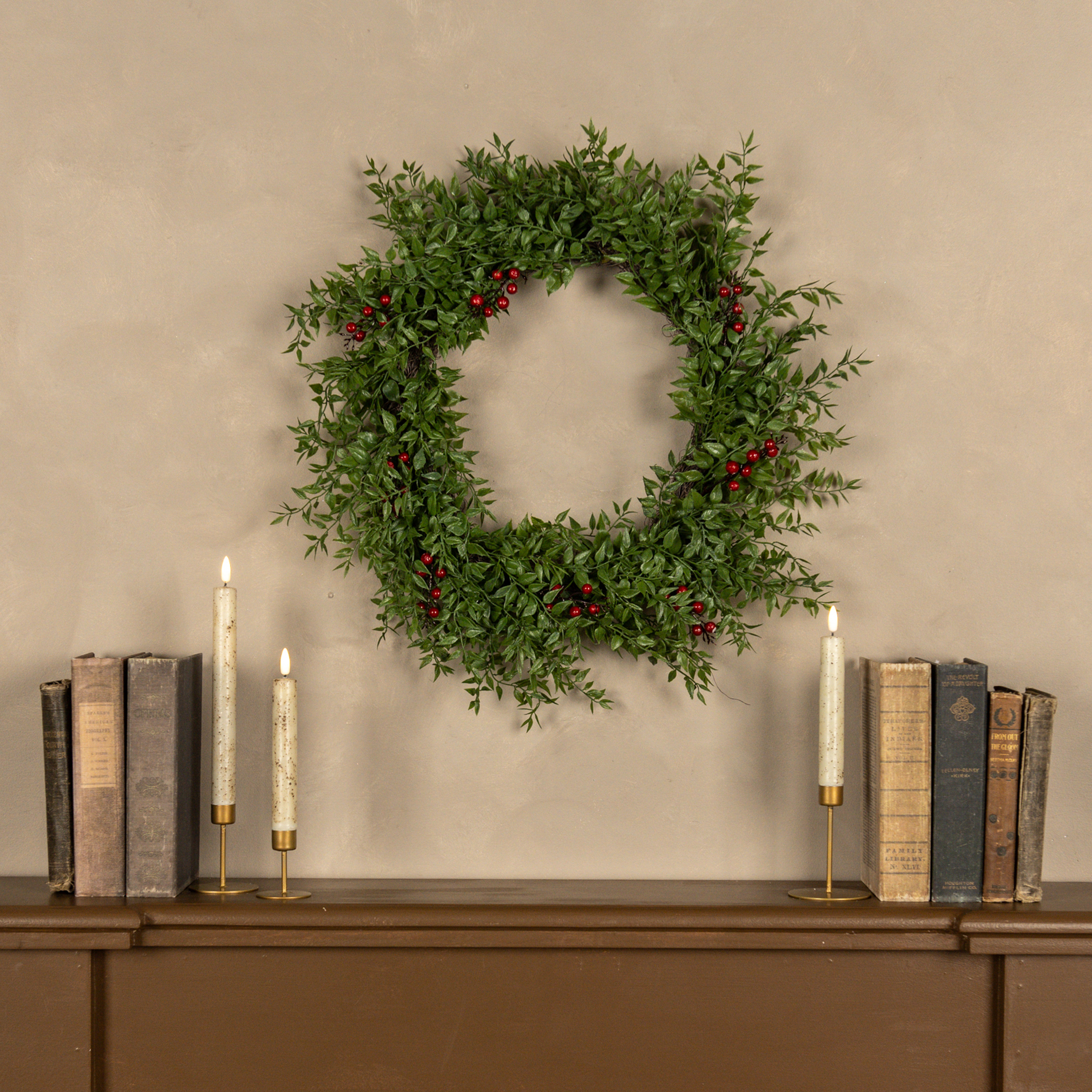 22" MEXICAN FERN WREATH W/ RED BERRIES