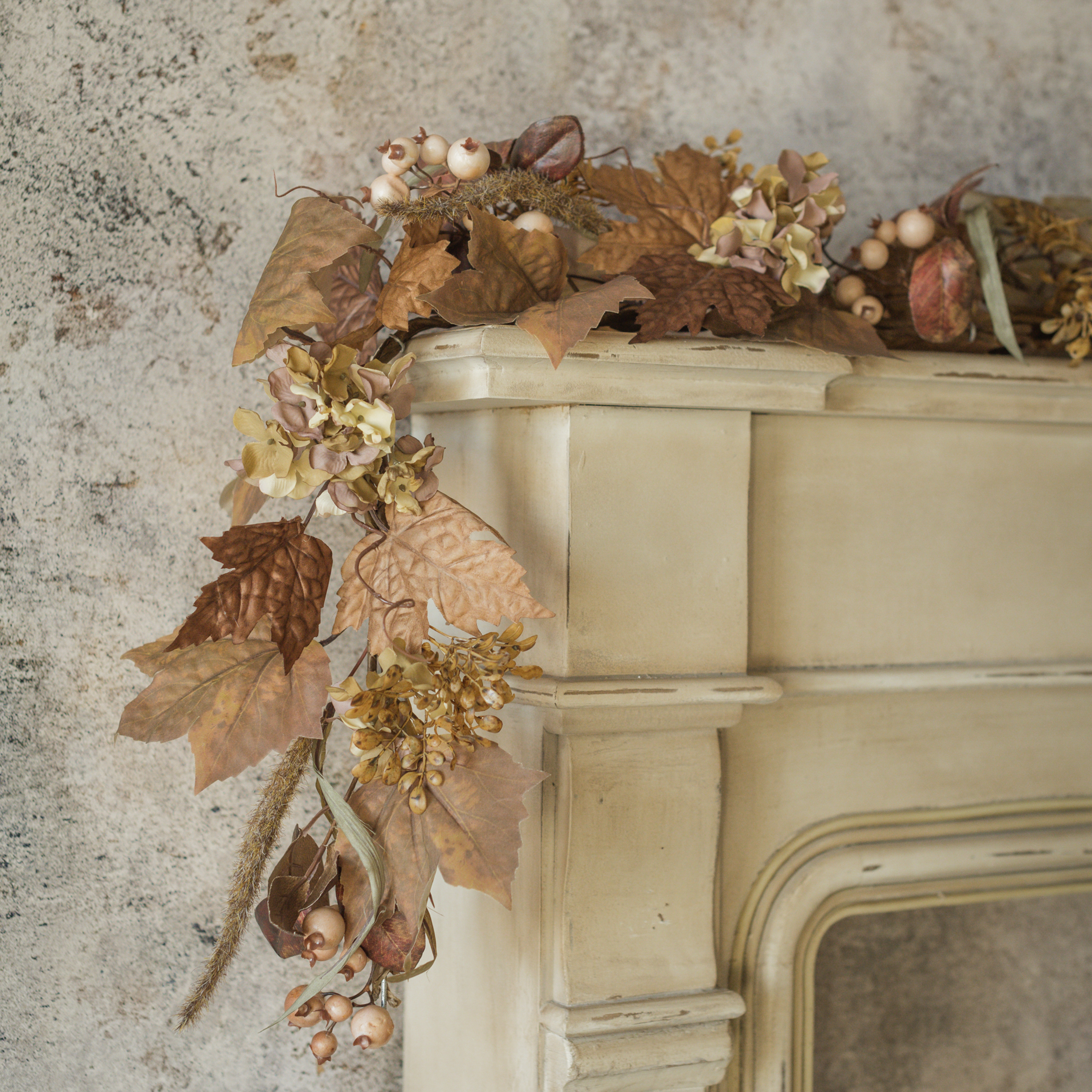 6' MAPLE LEAF & BERRY GARLAND