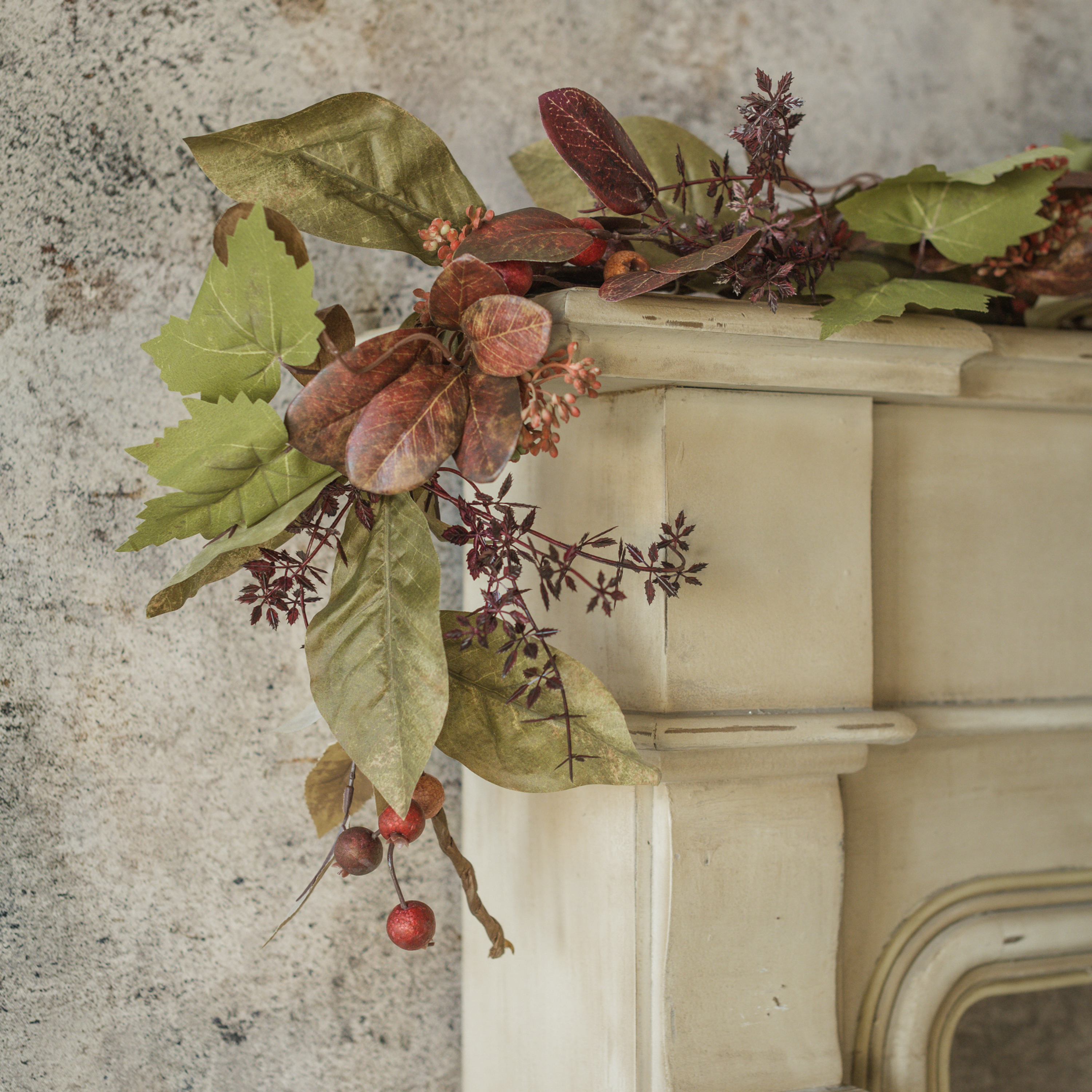 6' BURGUNDY BERRY & MIXED LEAF GARLAND
