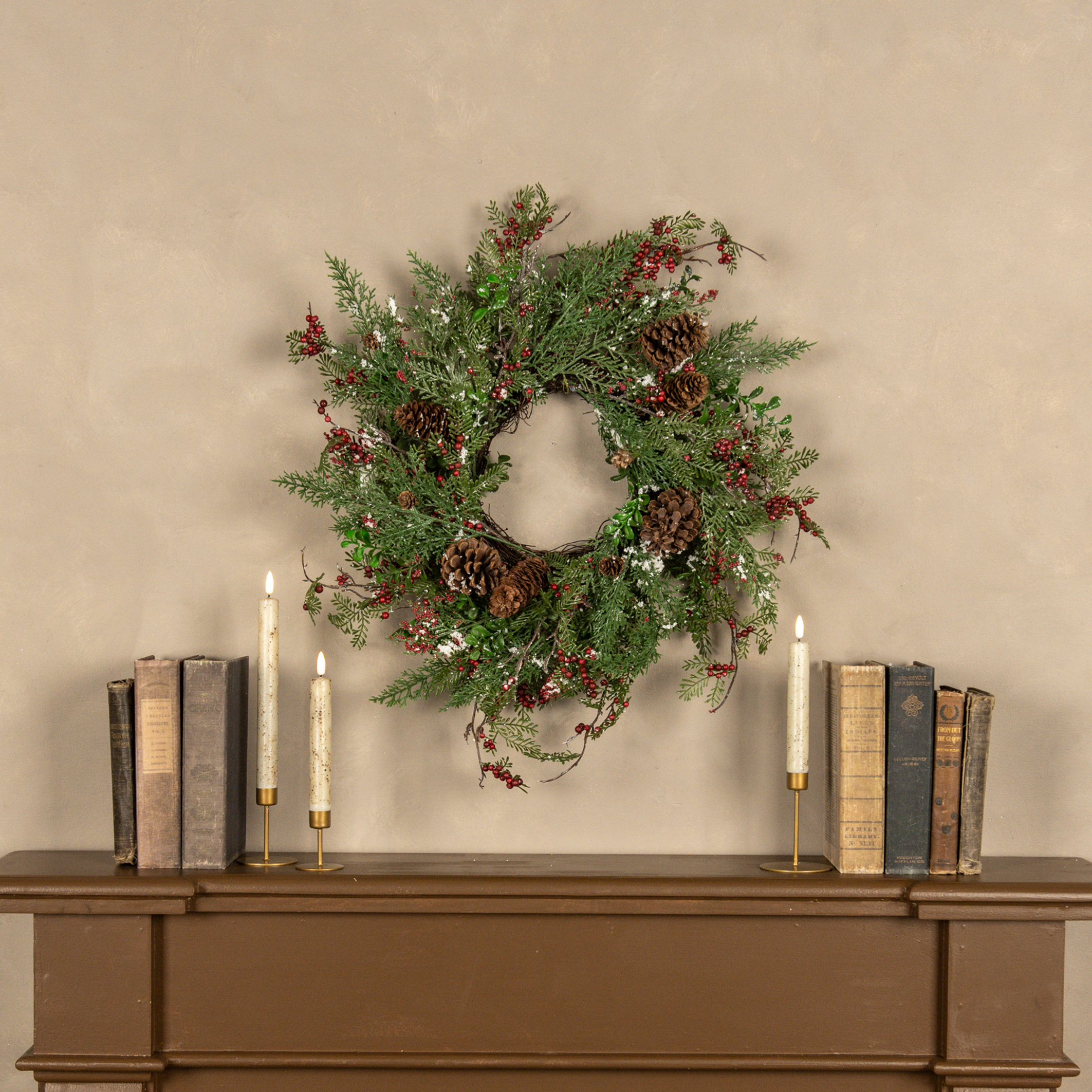 24" SNOW FLURRY WREATH W/ RED BERRIES