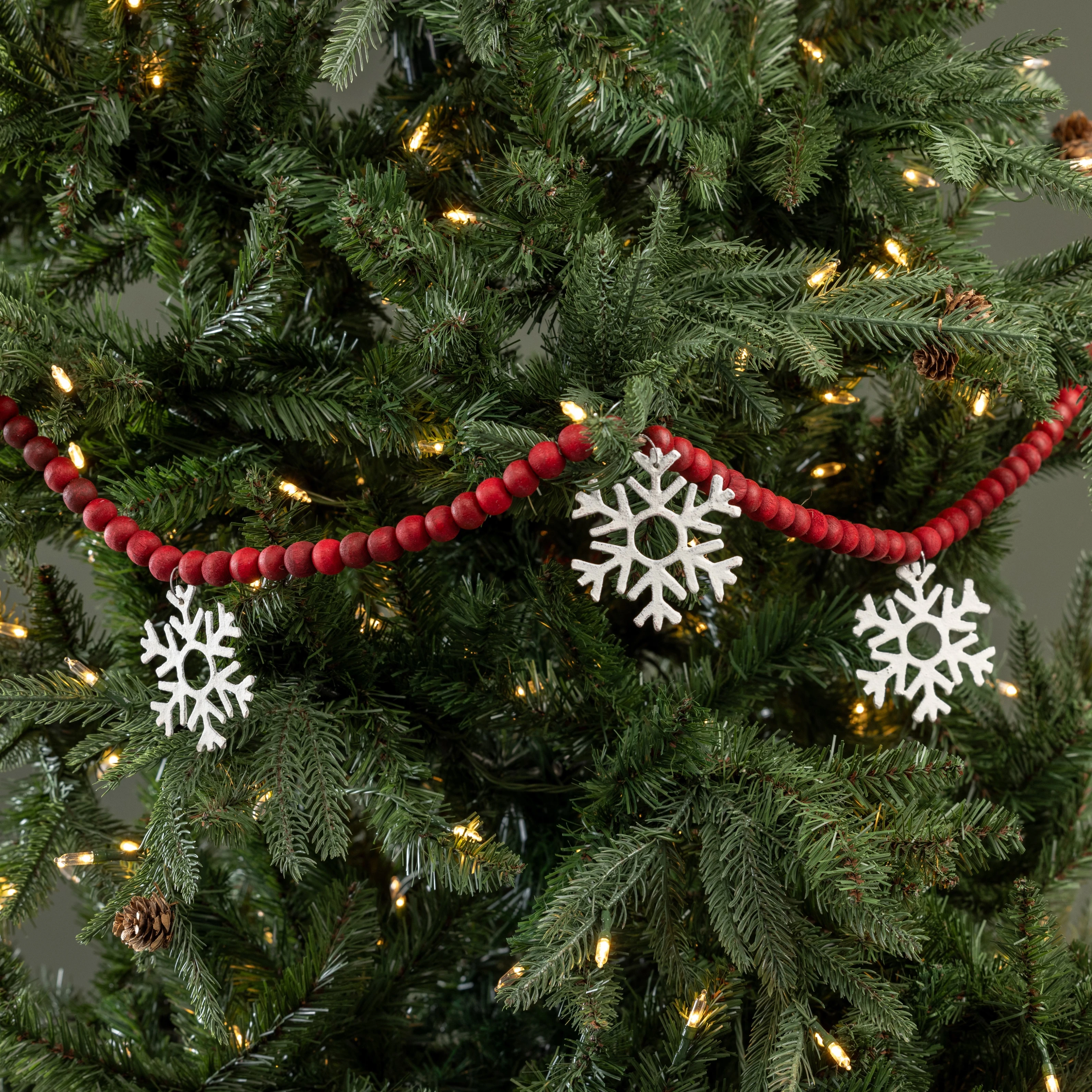 9' SNOWFLAKE GARLAND W/ RED WOOD BEADS