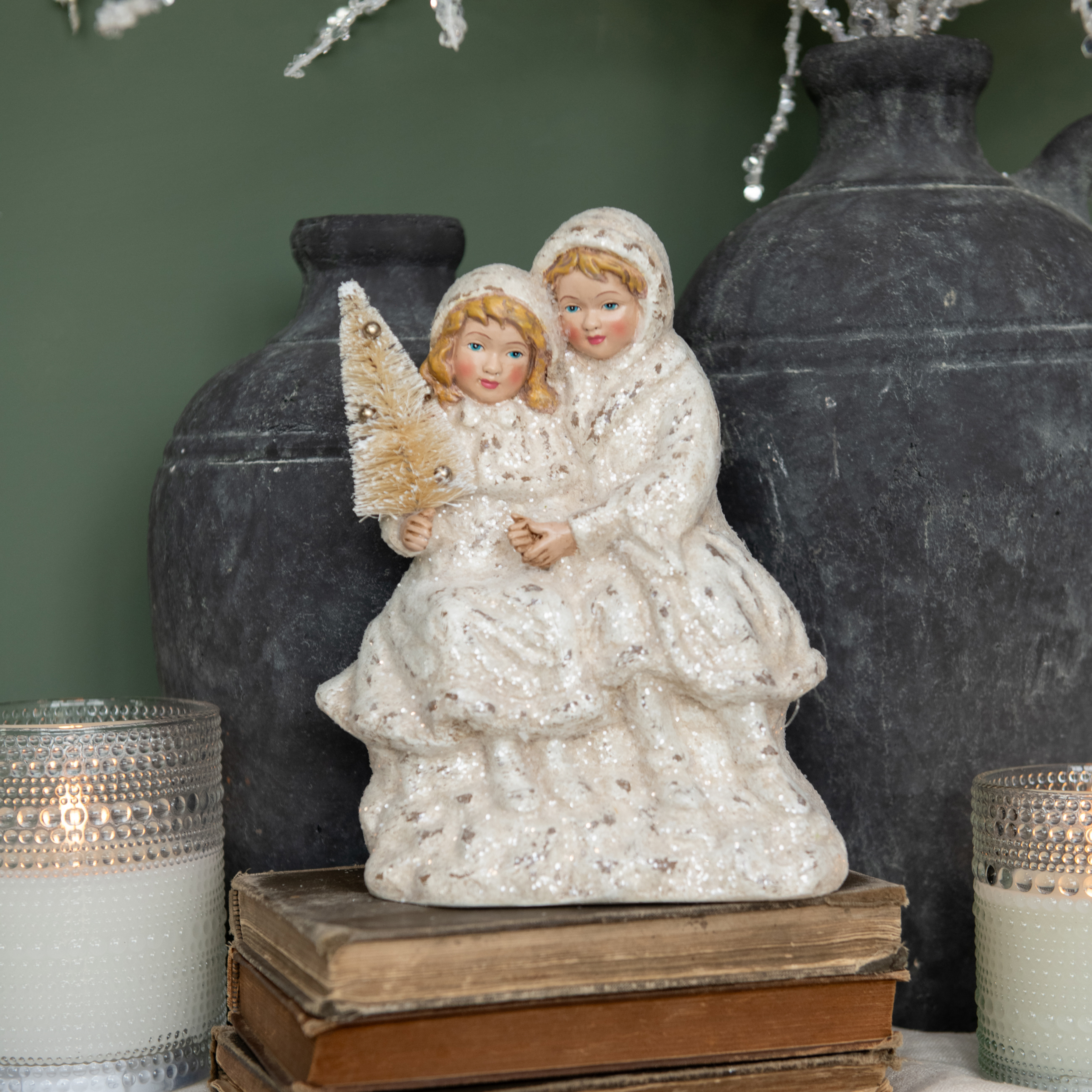 8.5" TABLETOP WINTER COUPLE