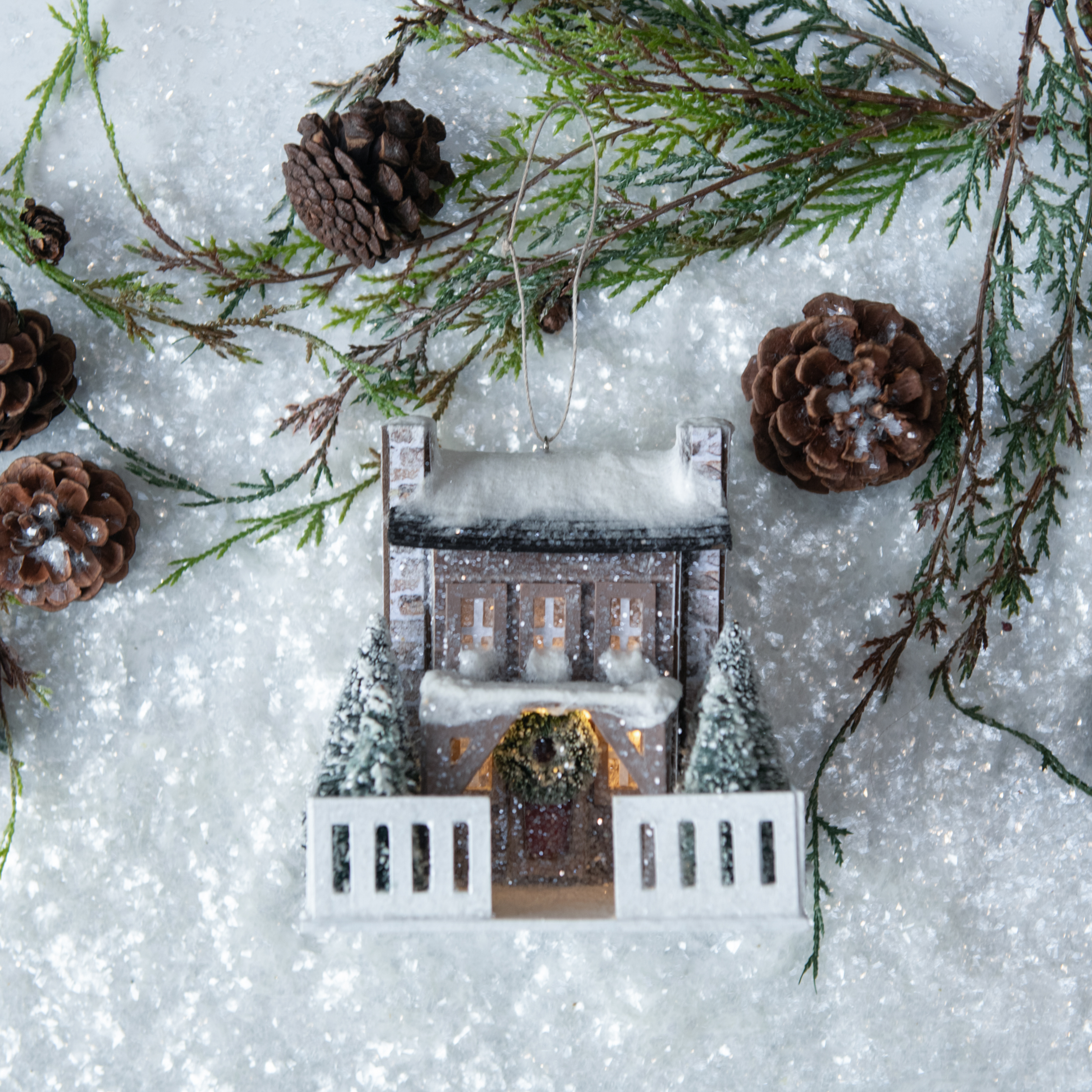 CABIN W/ PORCH ORNAMENT