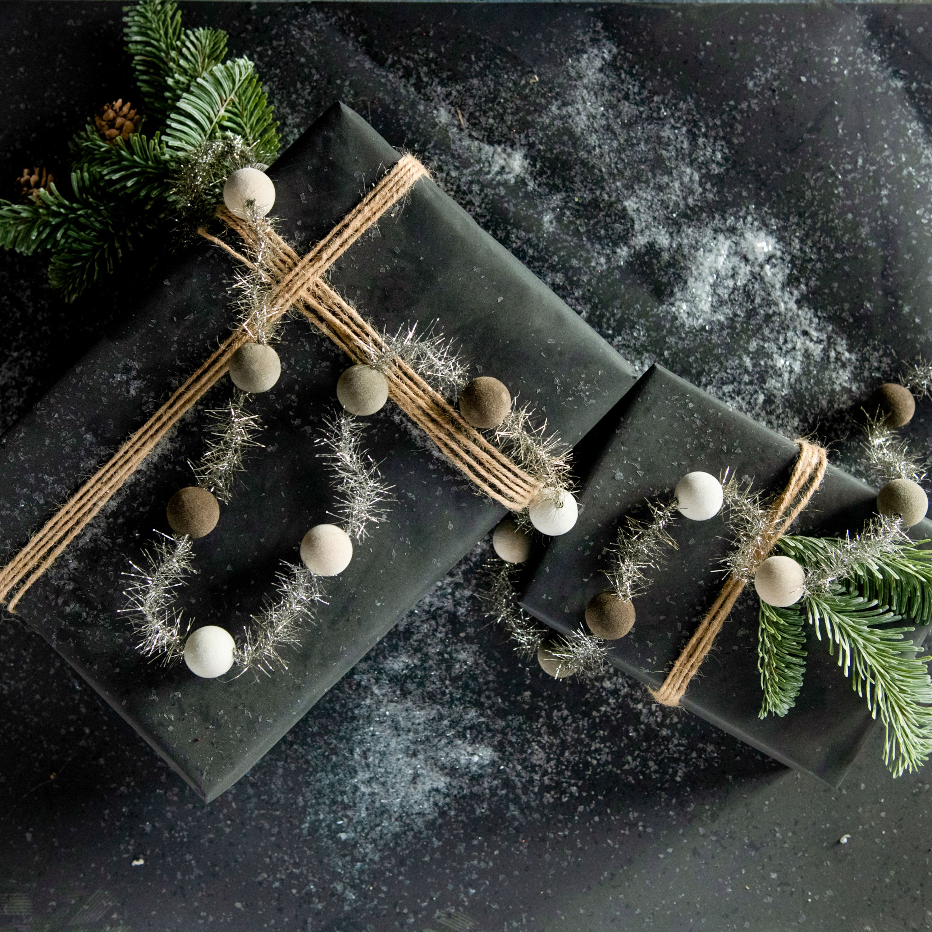 6' - GRADIENT GREY 1" FLOCKED BALL GARLAND