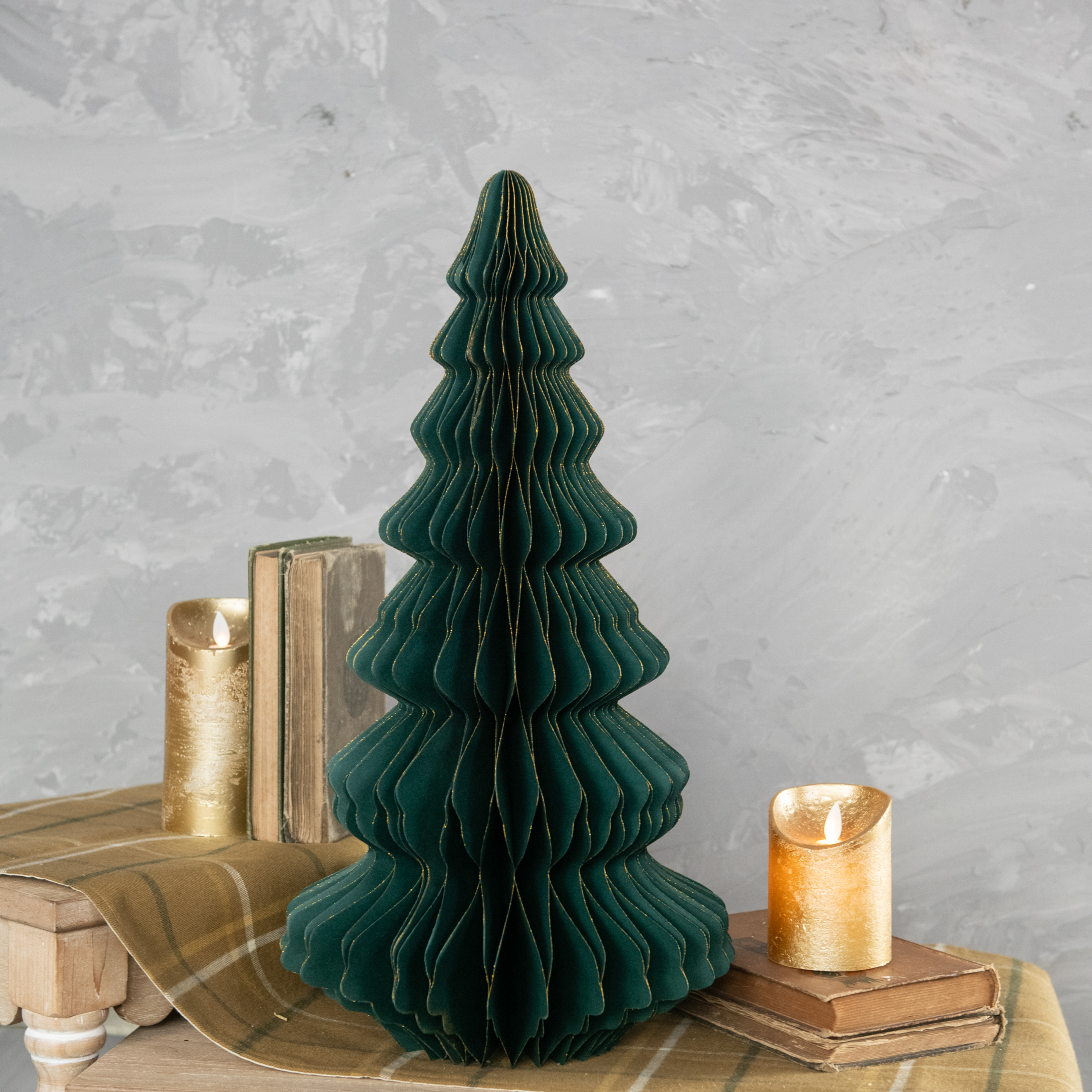 20.25" EMERALD GREEN W/ GOLD TRIM PAPER TREE