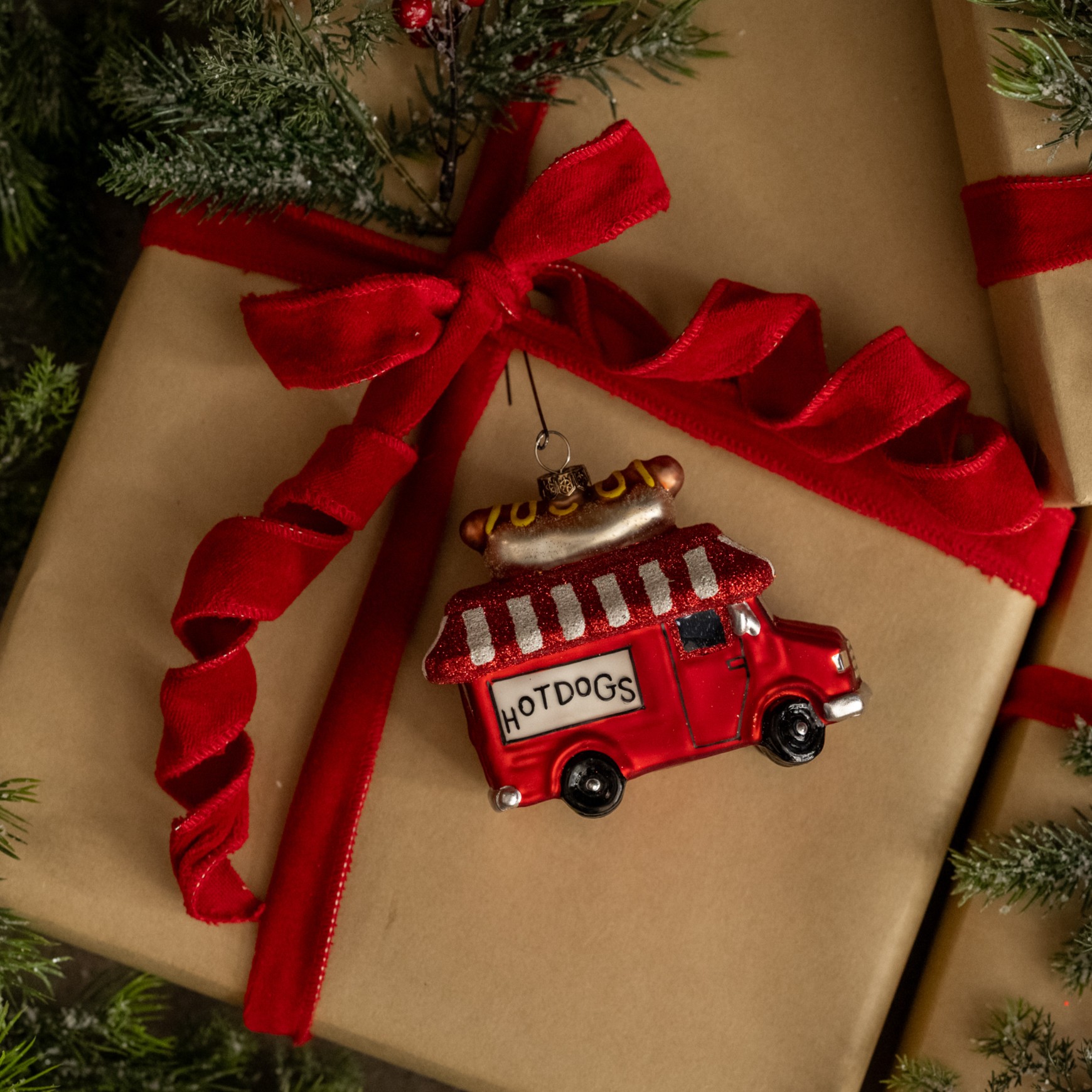 HOT DOG TRUCK ORNAMENT