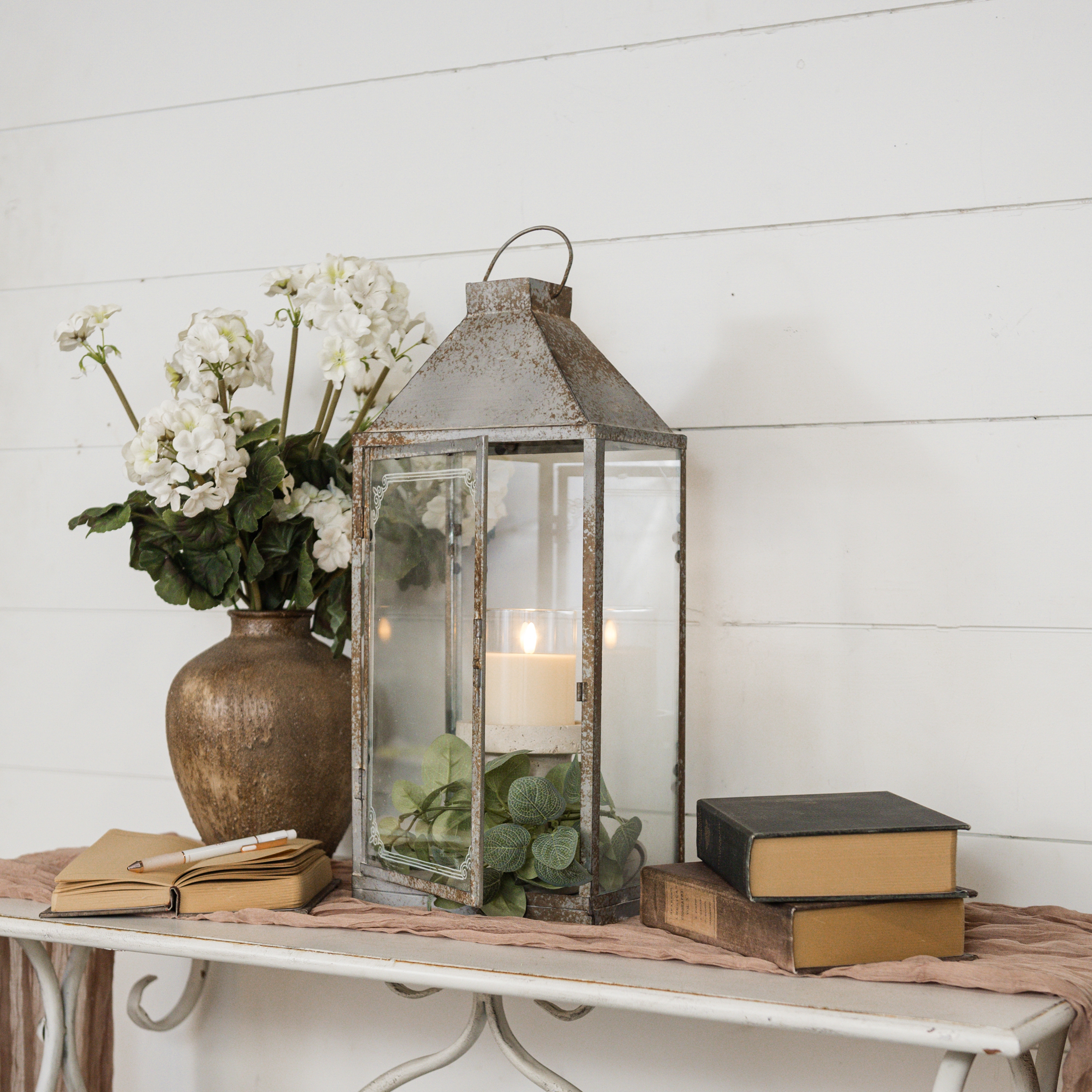 19.5" CLASSIC METAL LANTERN