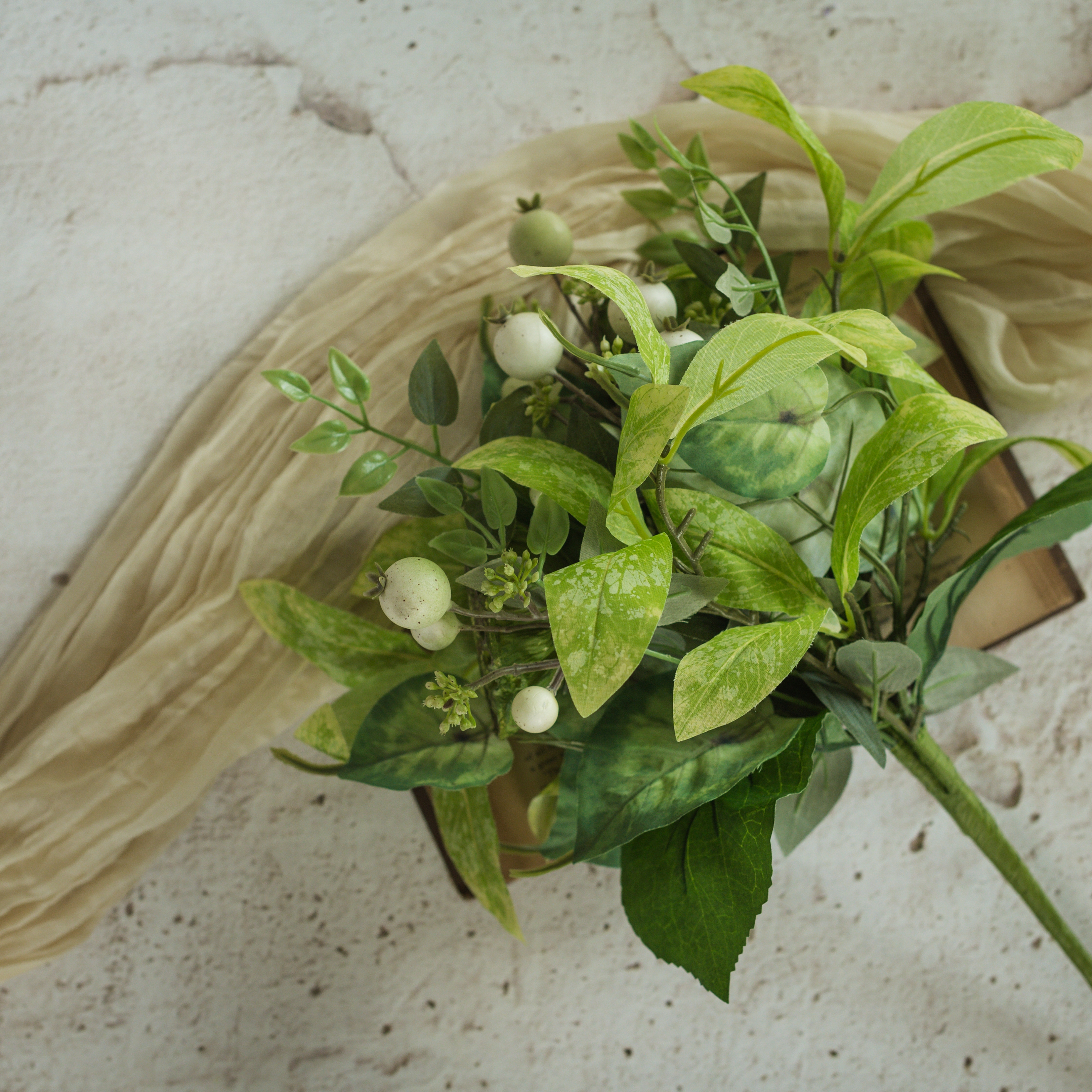 17" CREAM LOTUS POD & BERRY BUSH