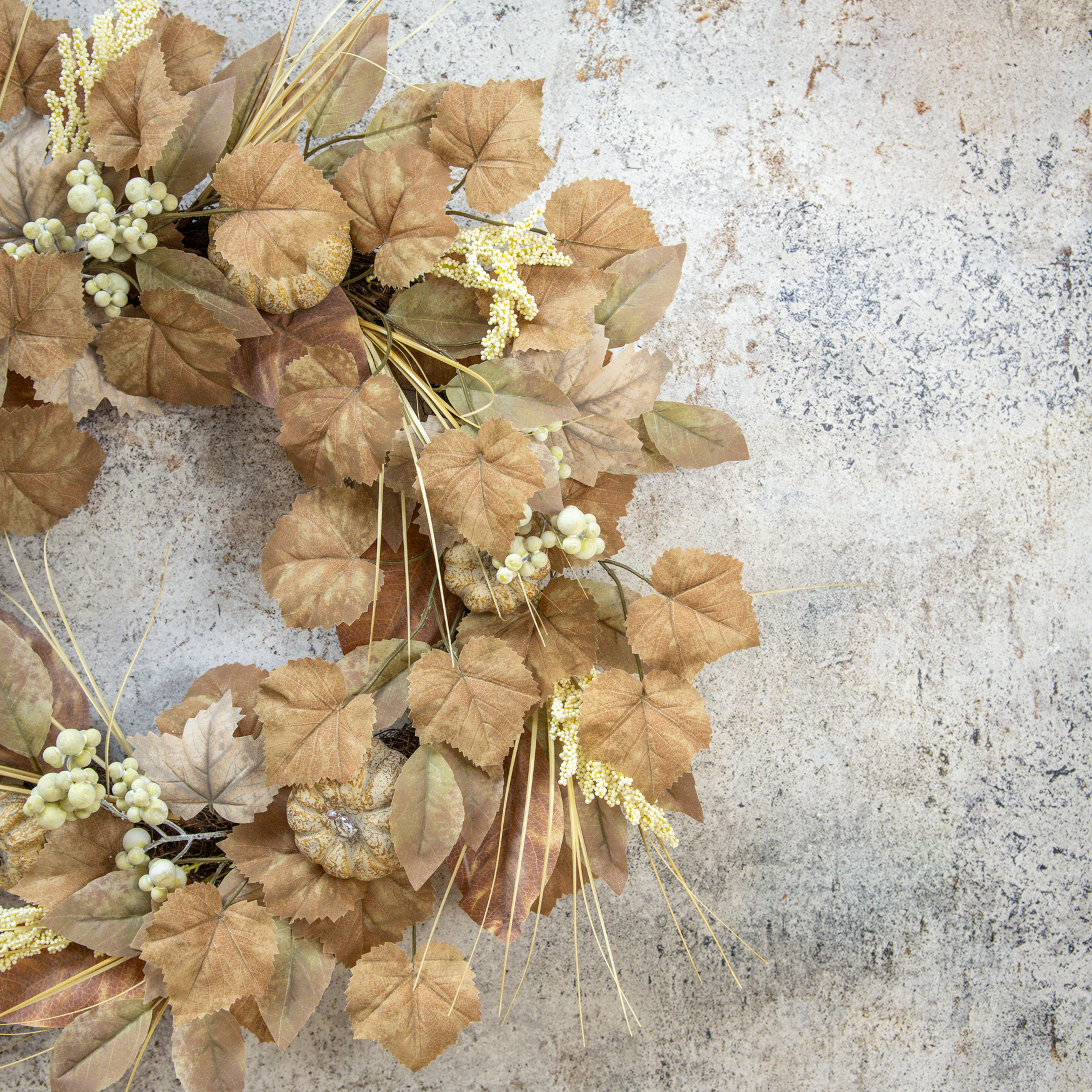 24" BEIGE MIXED LEAF & PUMPKIN WREATH