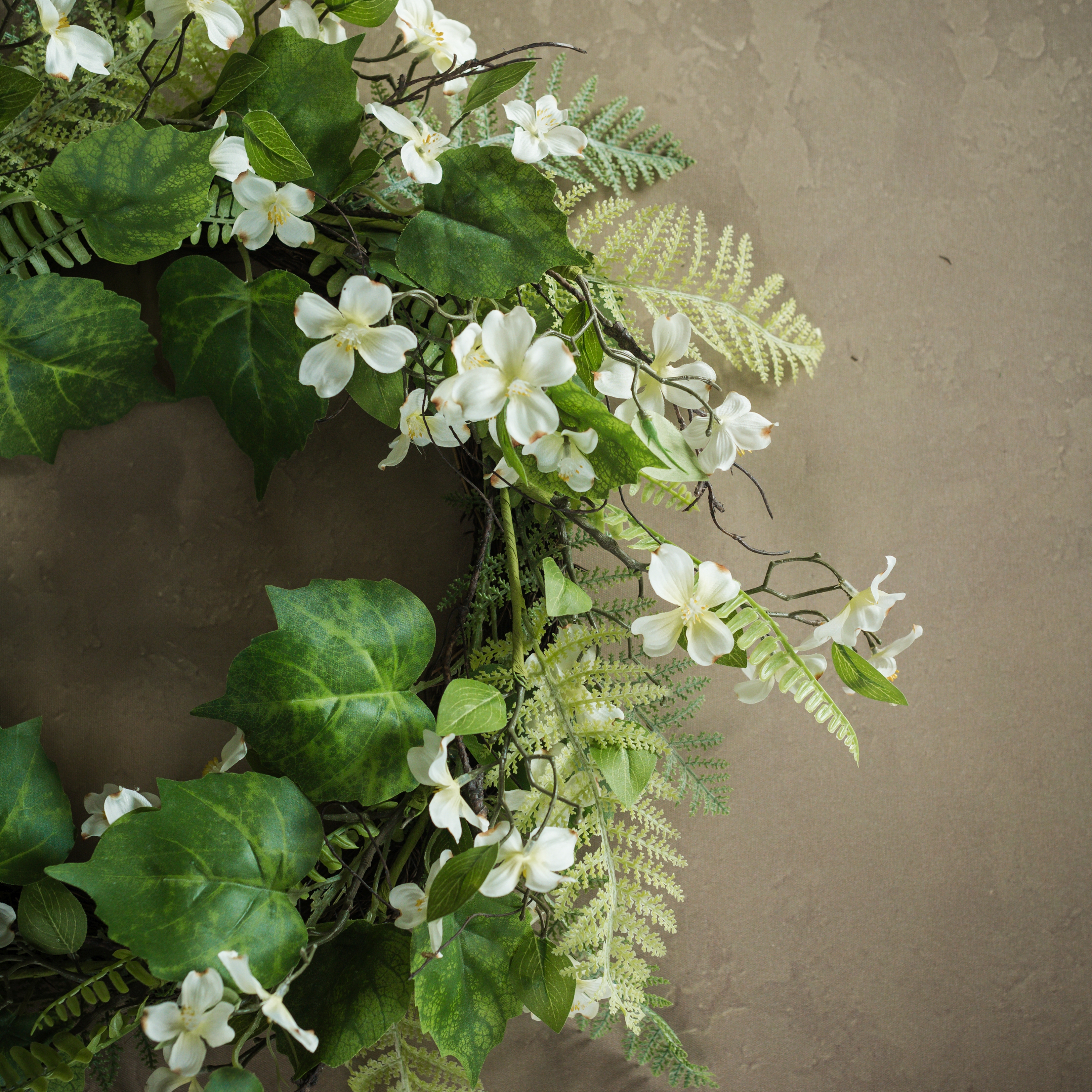 22" WHITE DOGWOOD & FERN WREATH
