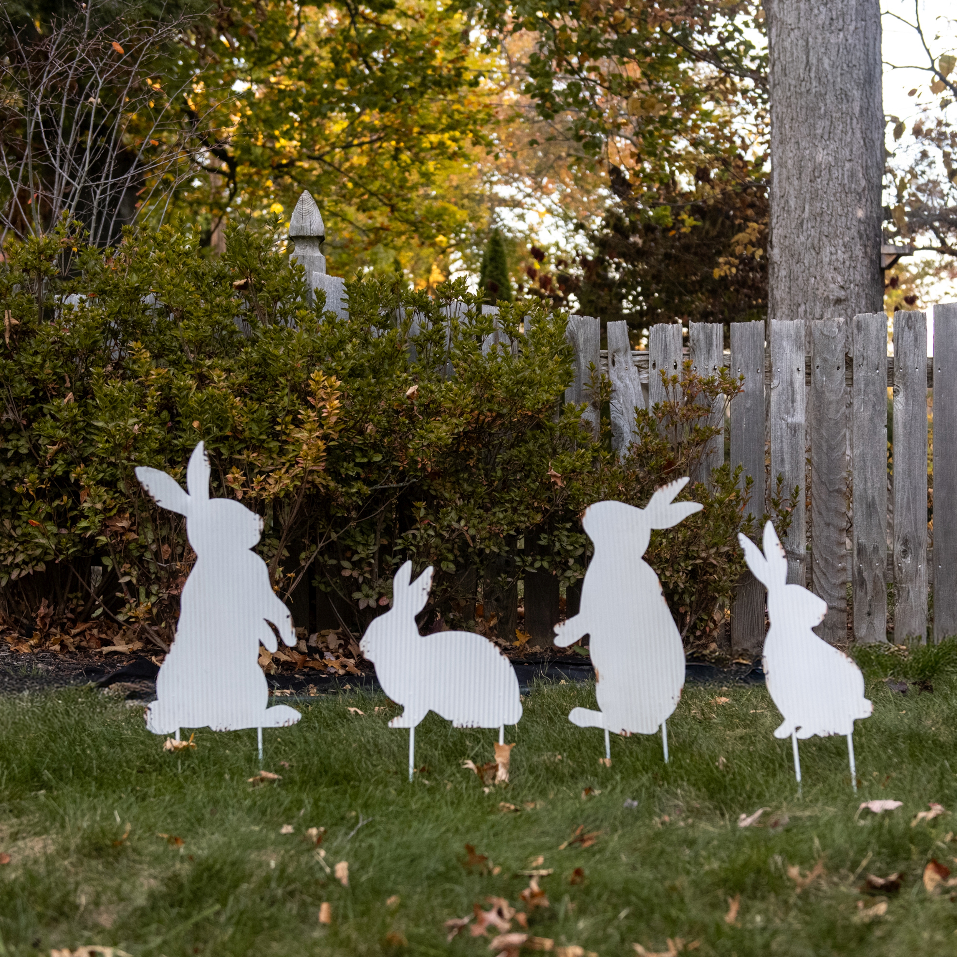 SET/ 4 BUNNY FAMILY GARDEN STAKES