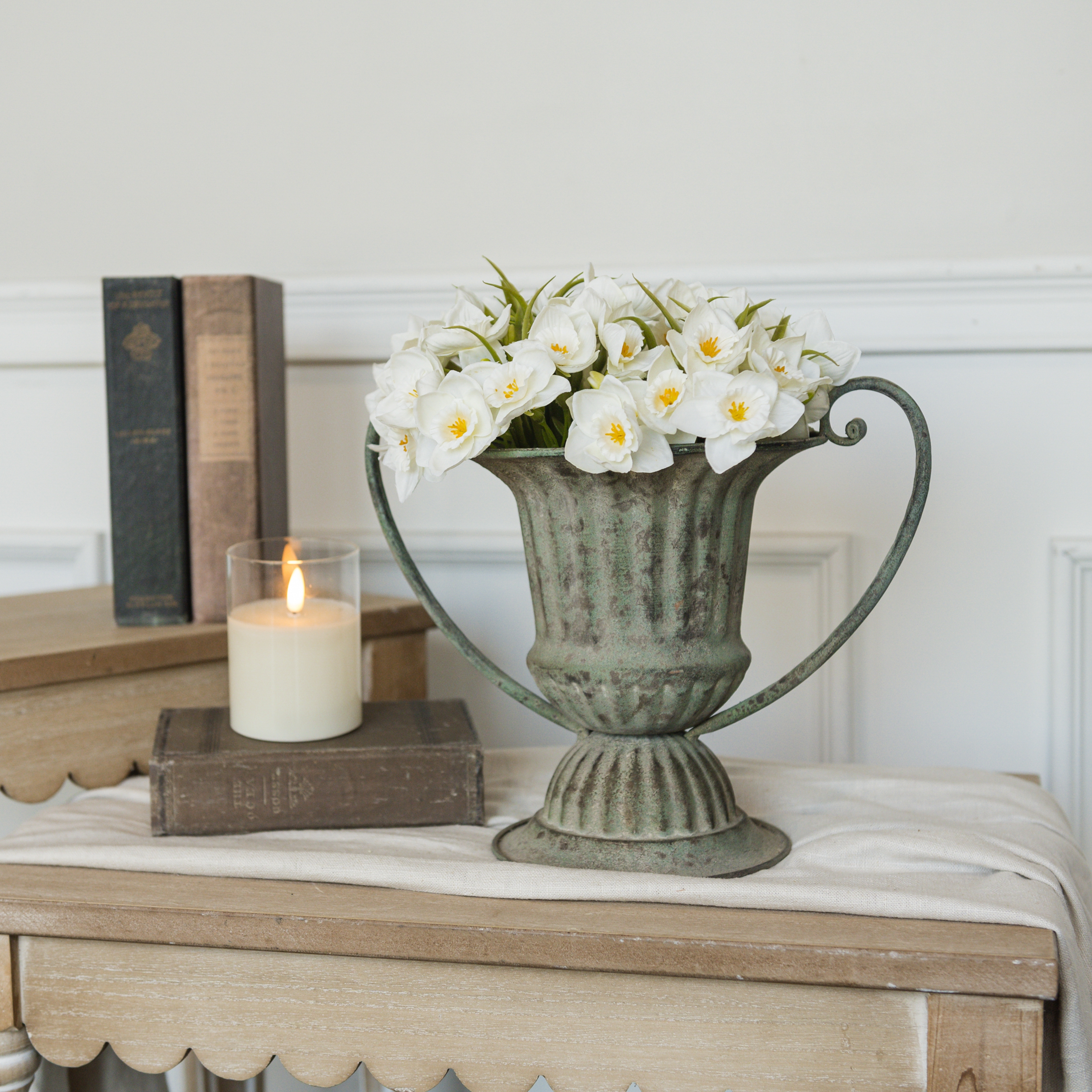 9.75" STELLA VASE