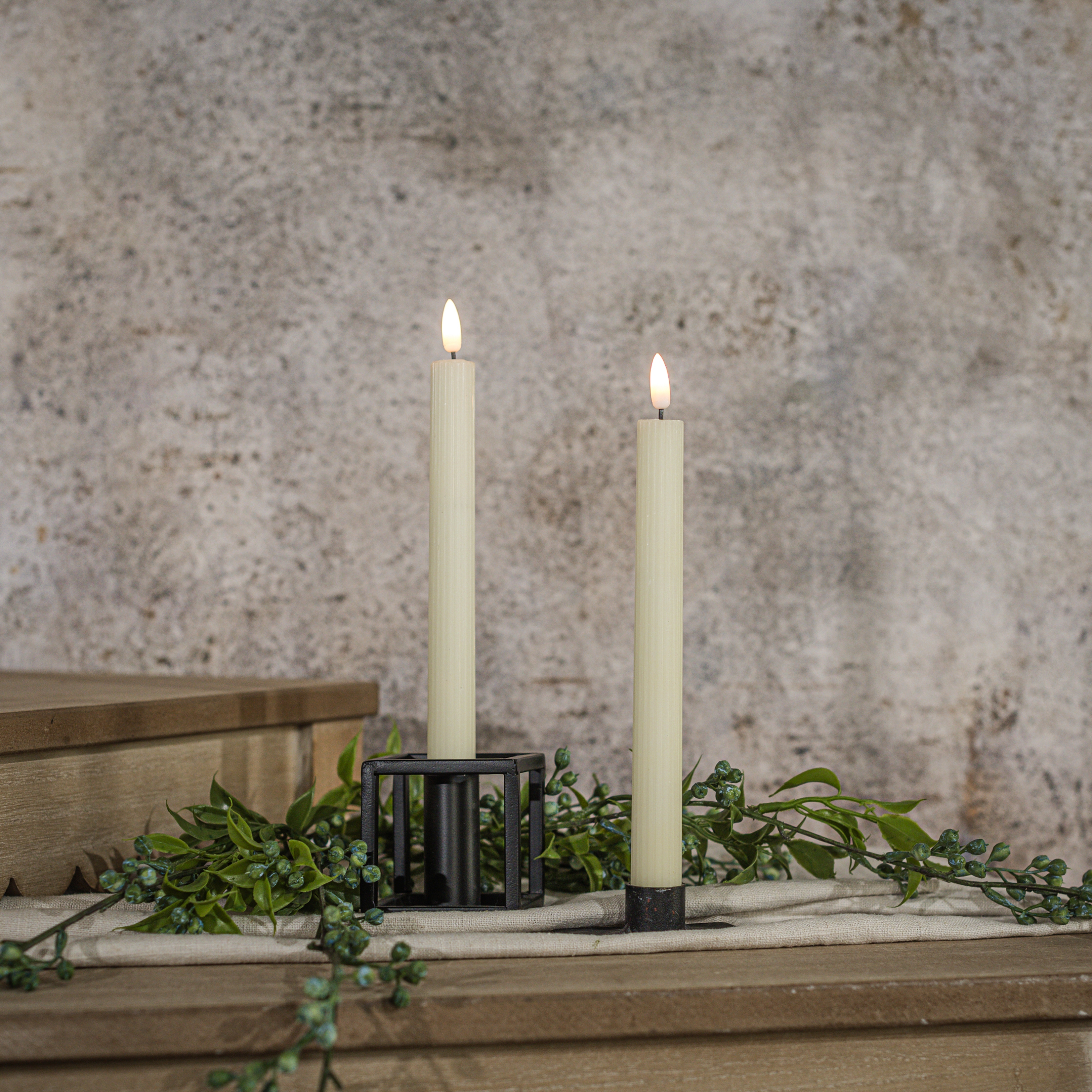 SET/ 2 - 9.5" 3D FLAME GROOVED CREAM TAPER CANDLE