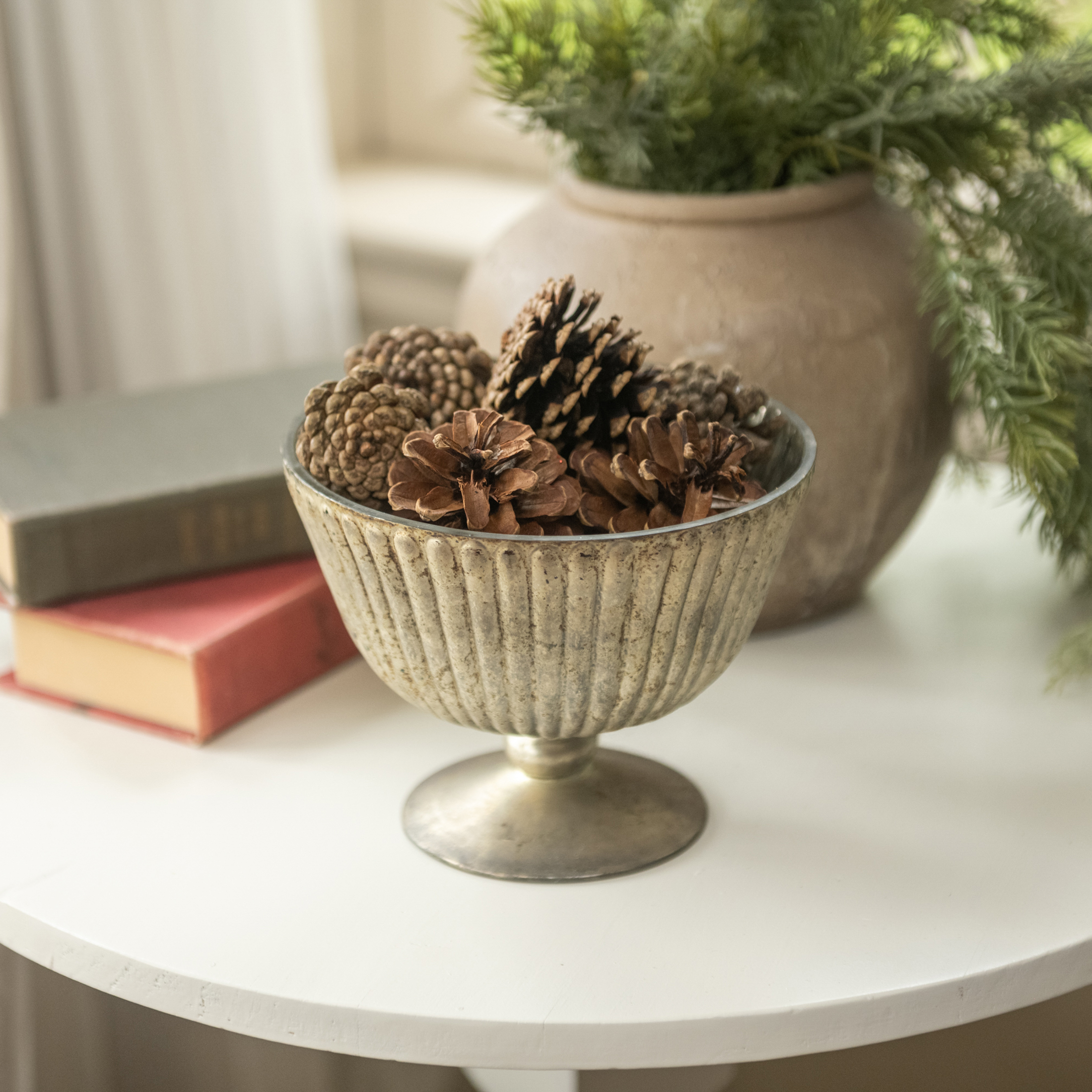 5.25" GROOVED GLASS RAISED BOWL