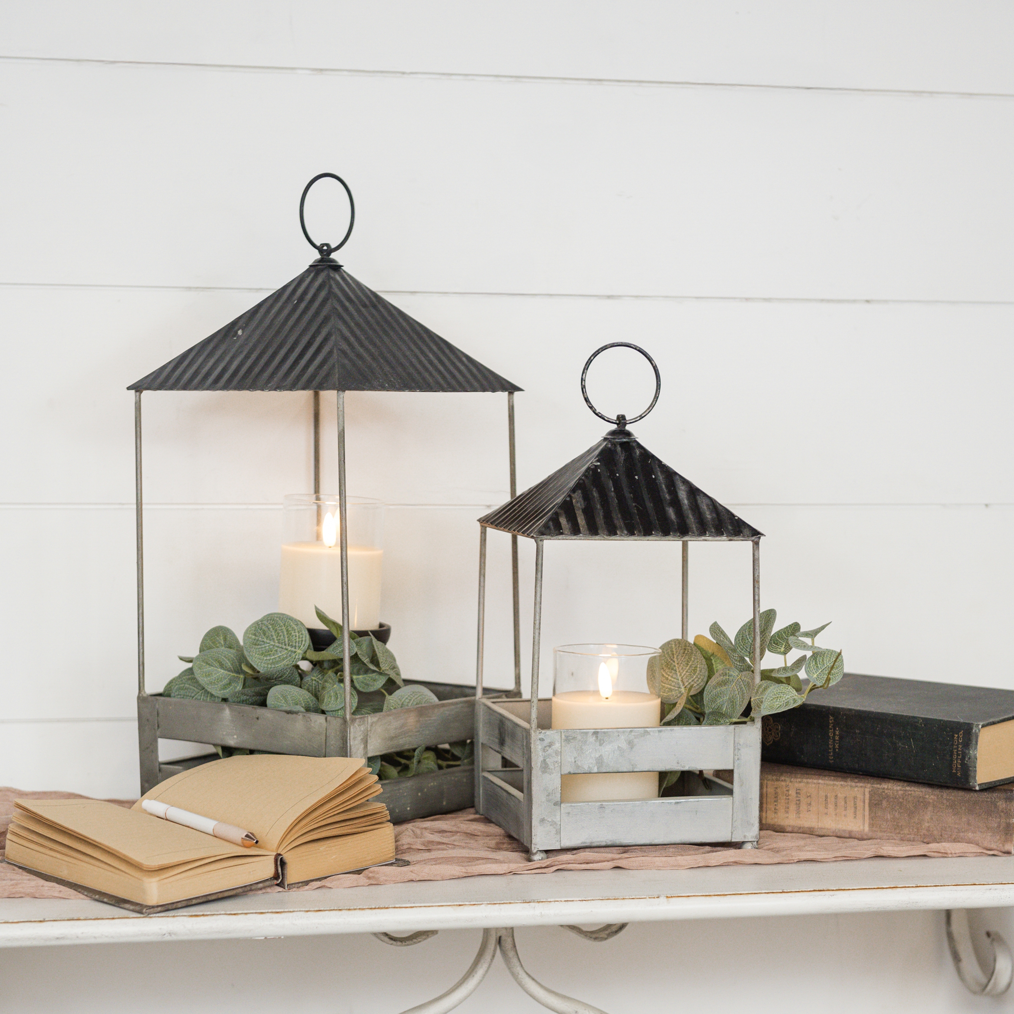 SET/ 2 FARMSTEAD LANTERNS