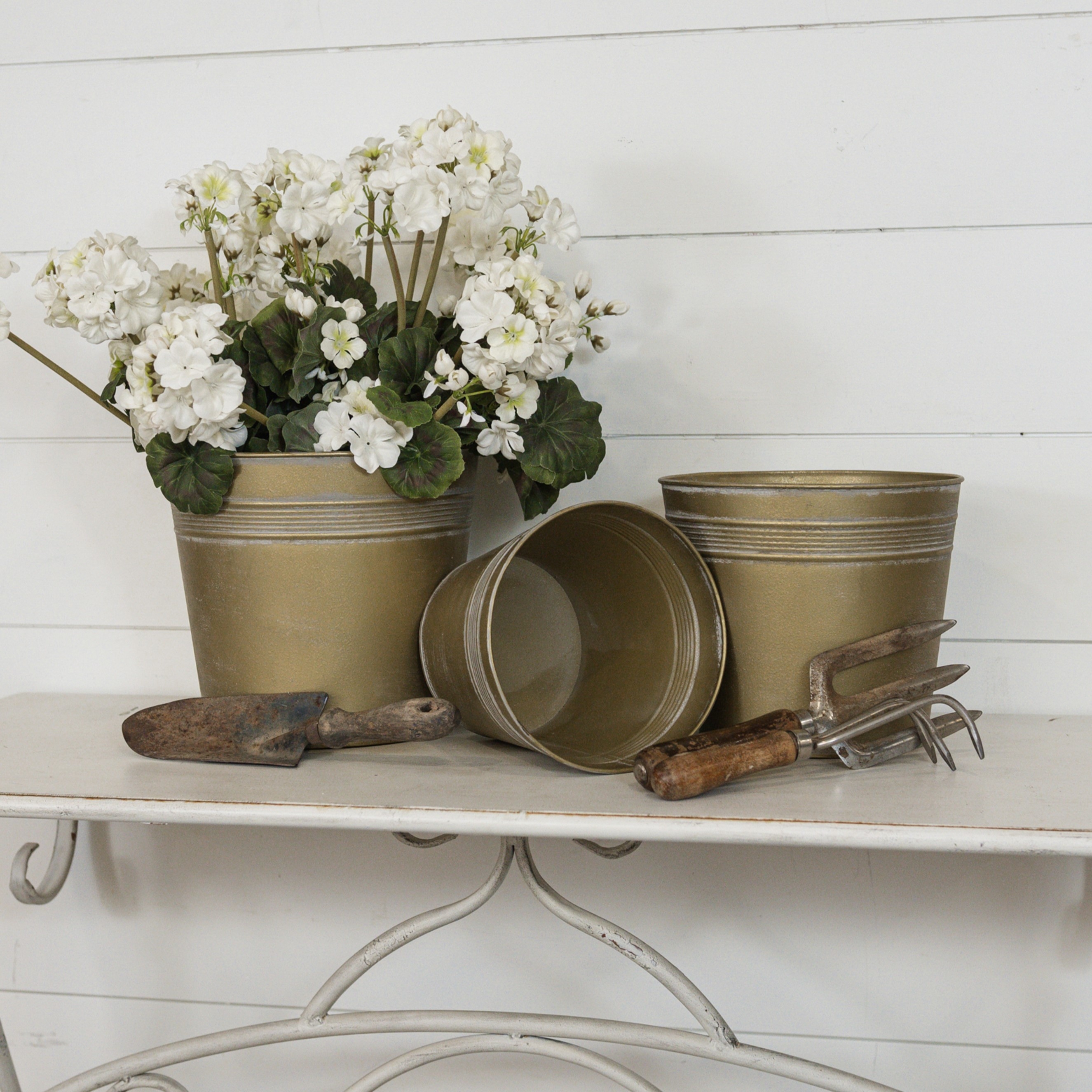 SET/ 3 GOLD BANDED BUCKETS