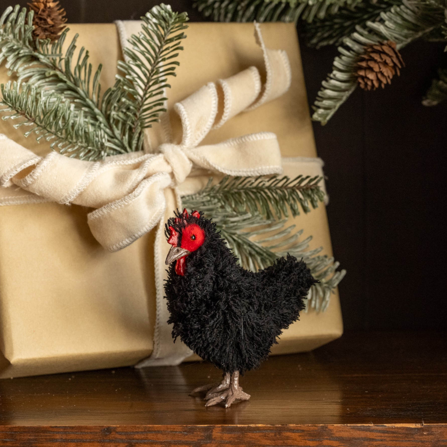 STANDING BLACK HEN