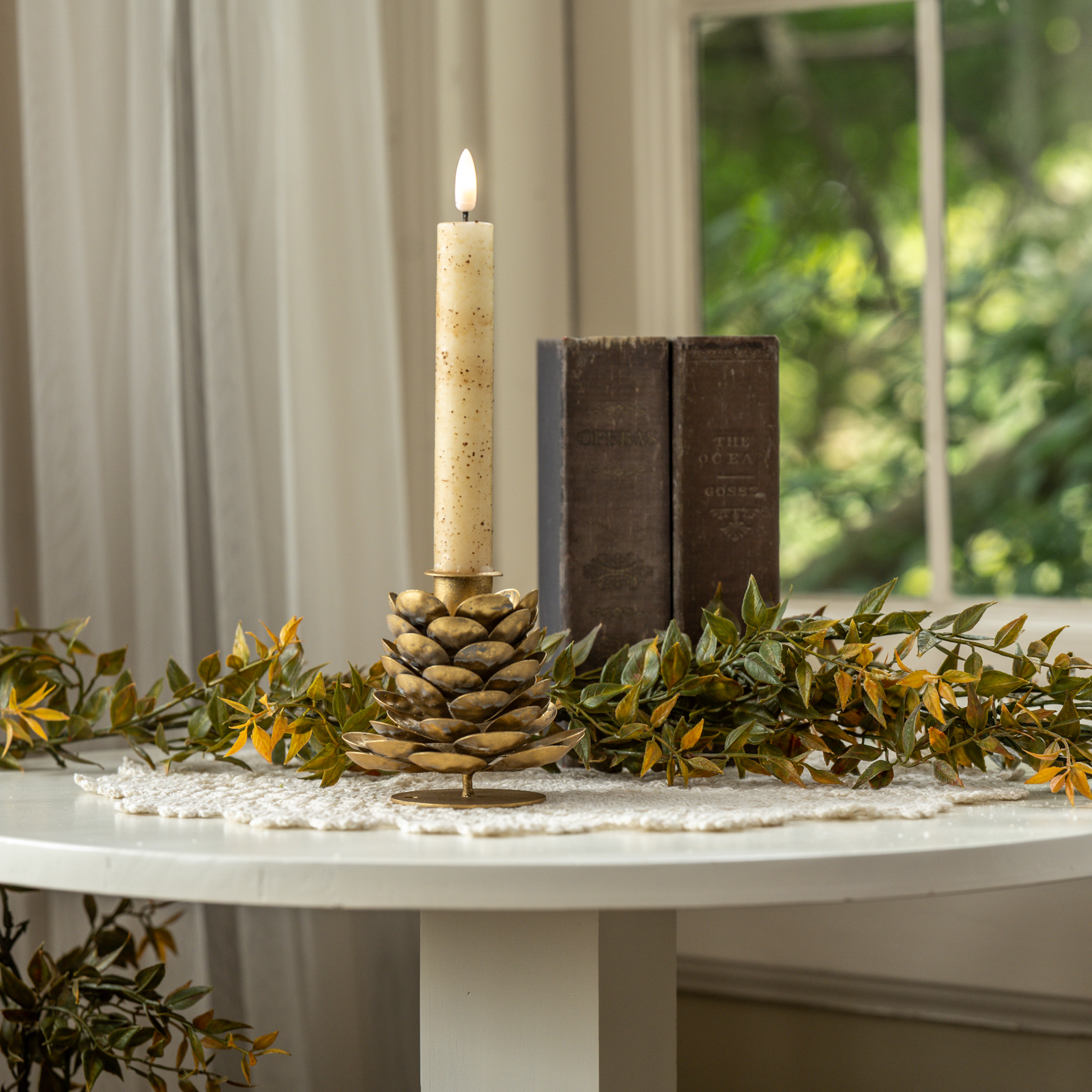 BRONZE PINECONE TAPER CANDLE HOLDER