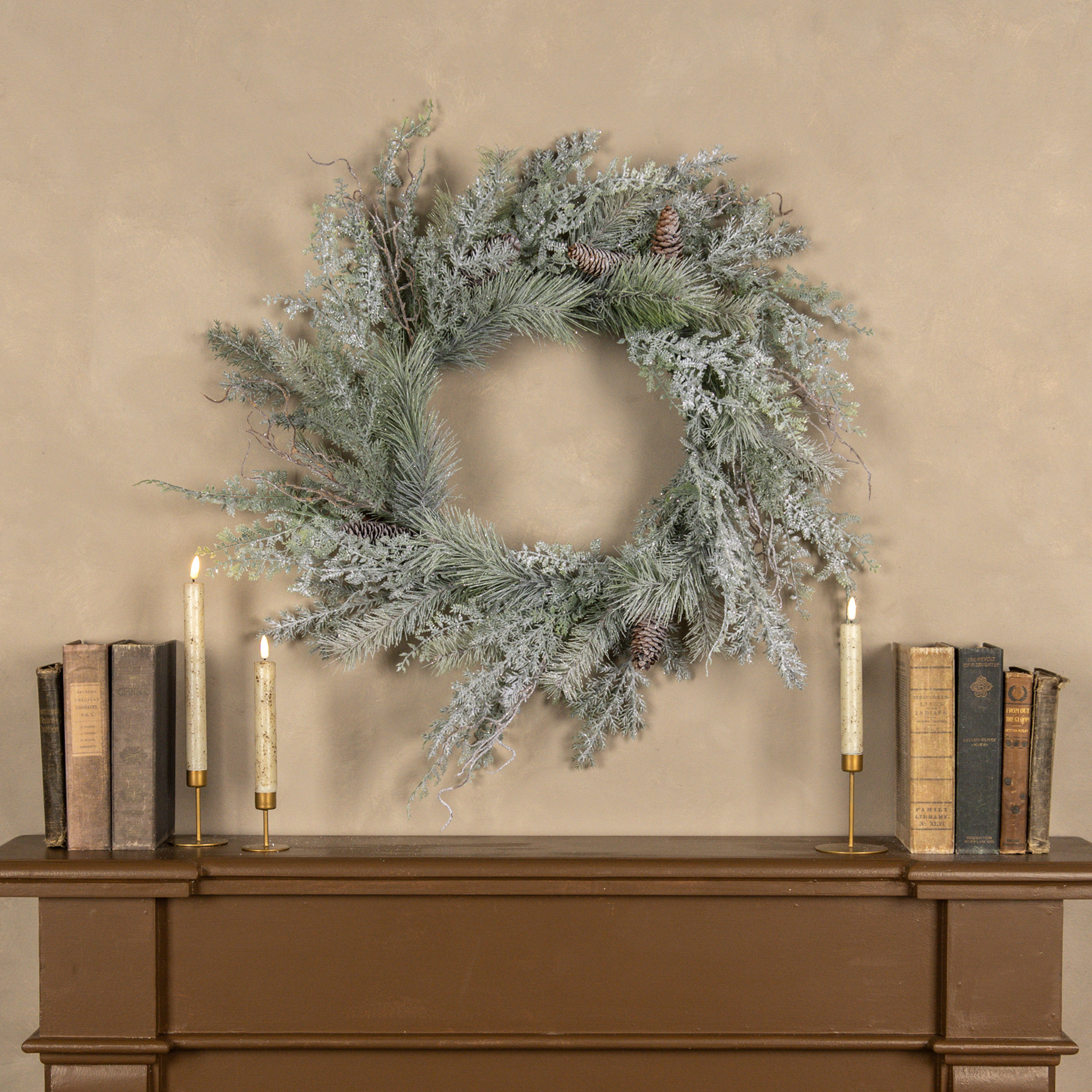 24" GLITTERED PINE W/ FERN WREATH